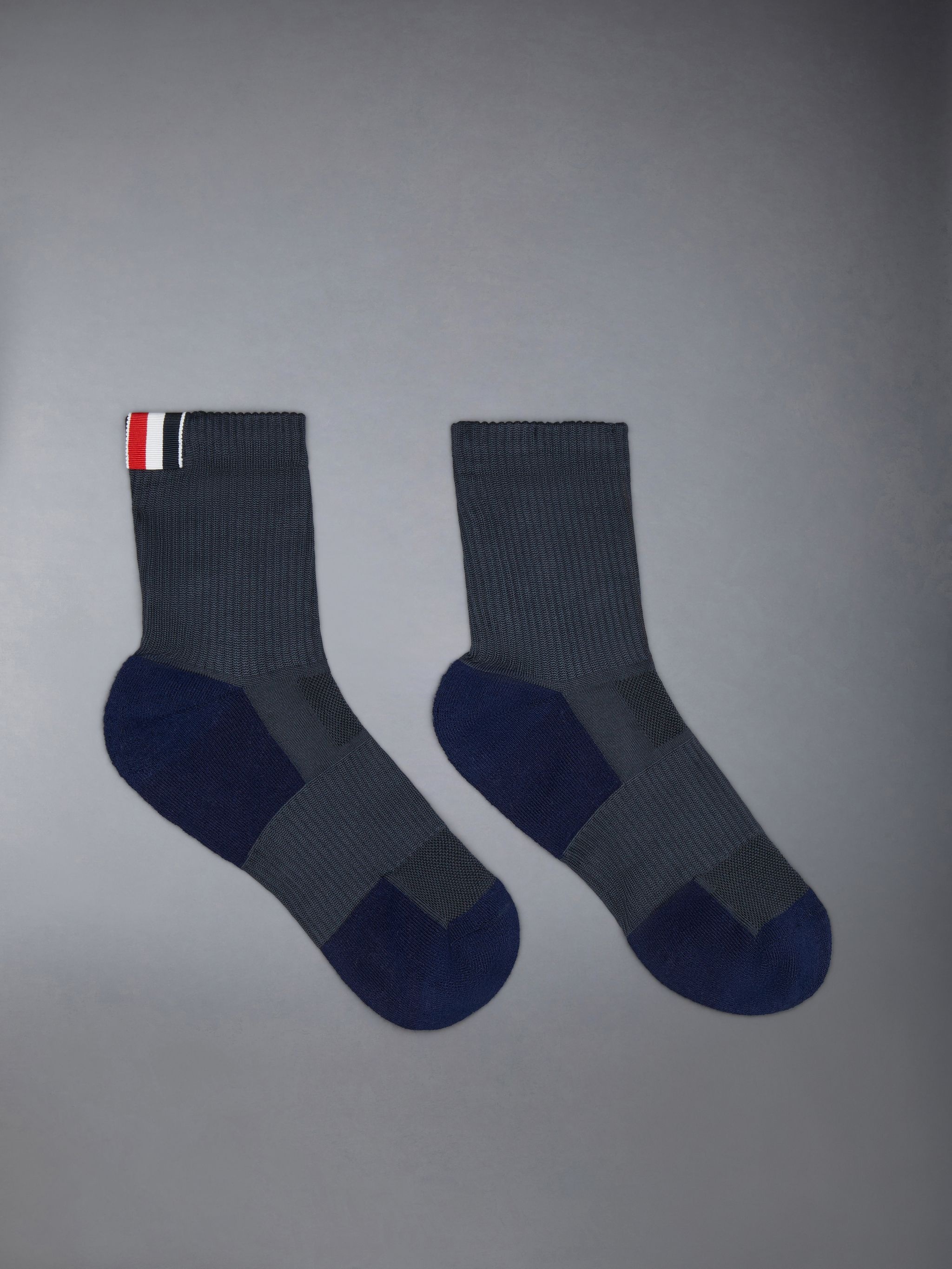 stripe-detail knitted ankle socks - 1