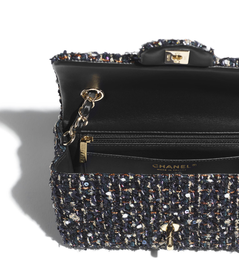 CHANEL Mini Flap Bag outlook