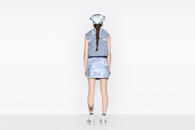 Hooded Sleeveless Vest 5