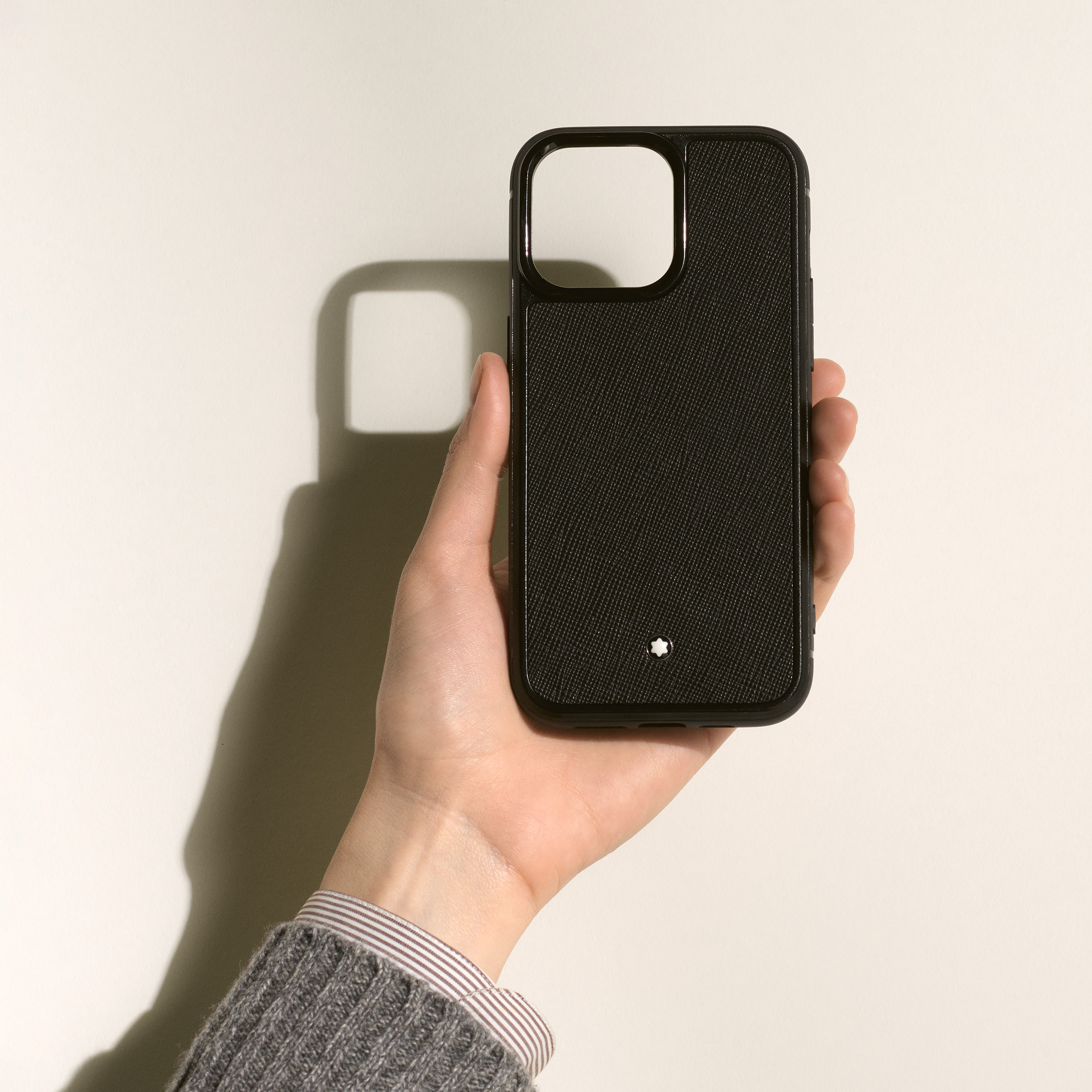 Sartorial hard phone case for Apple iPhone 16 Pro Max - 2