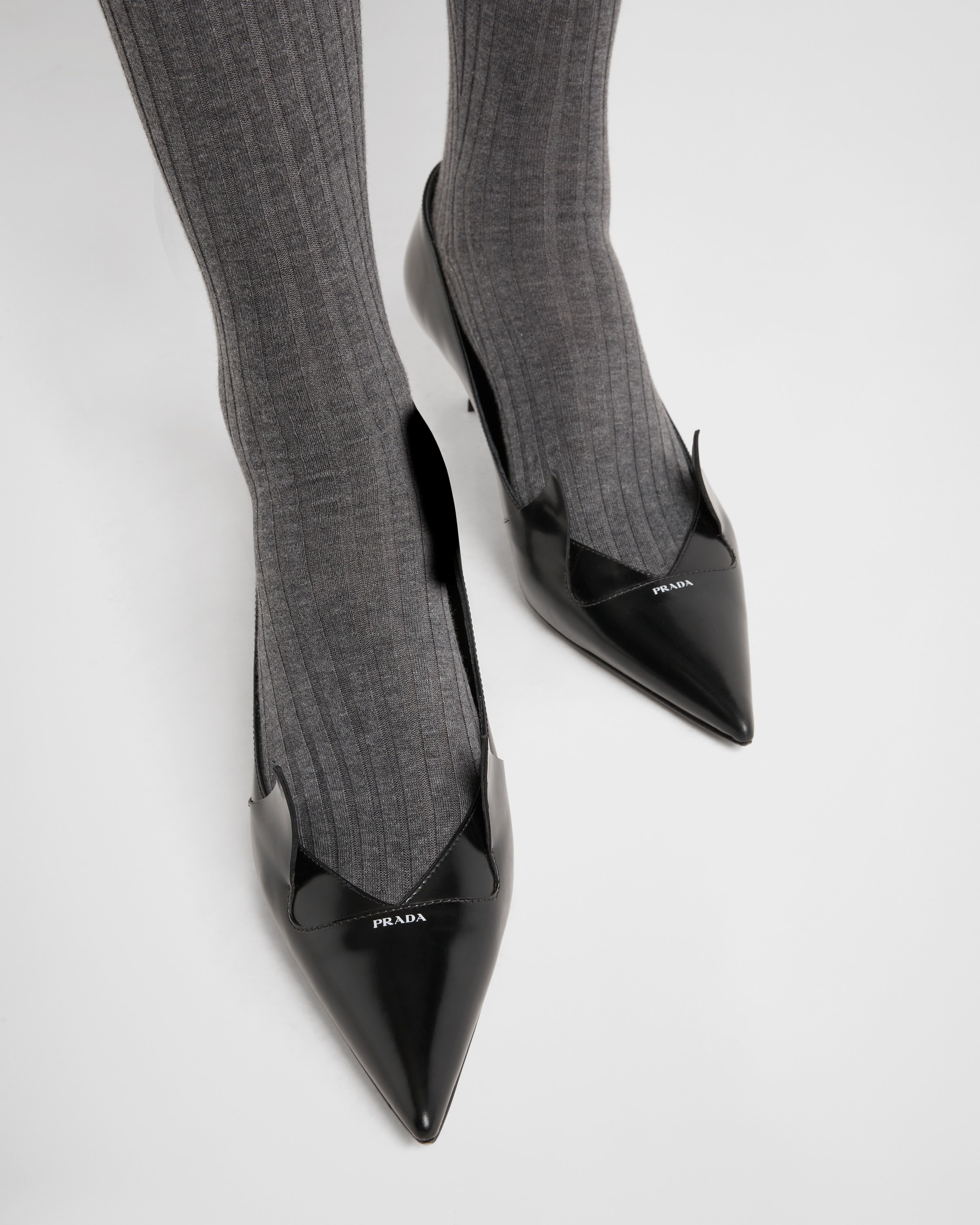 Two-tone brushed leather pumps - 3
