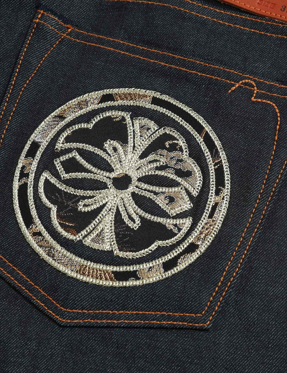 BROCADE SEAGULL AND KAMON APPLIQUÉ DENIM SHORTS - 11
