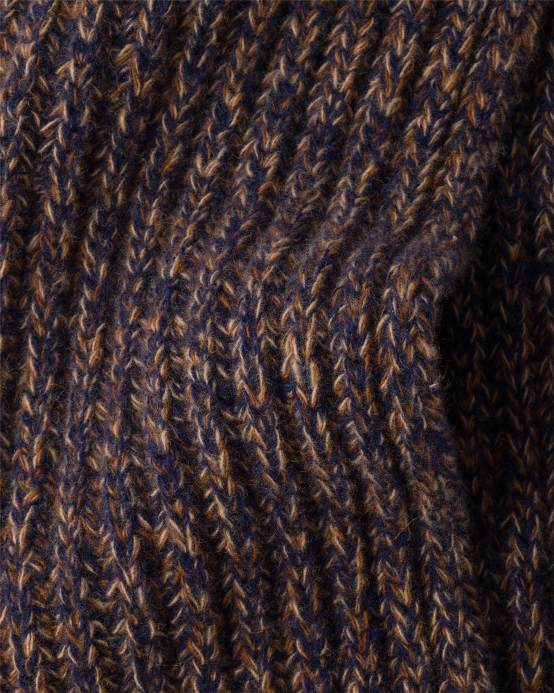 Wool and cashmere scarf 4