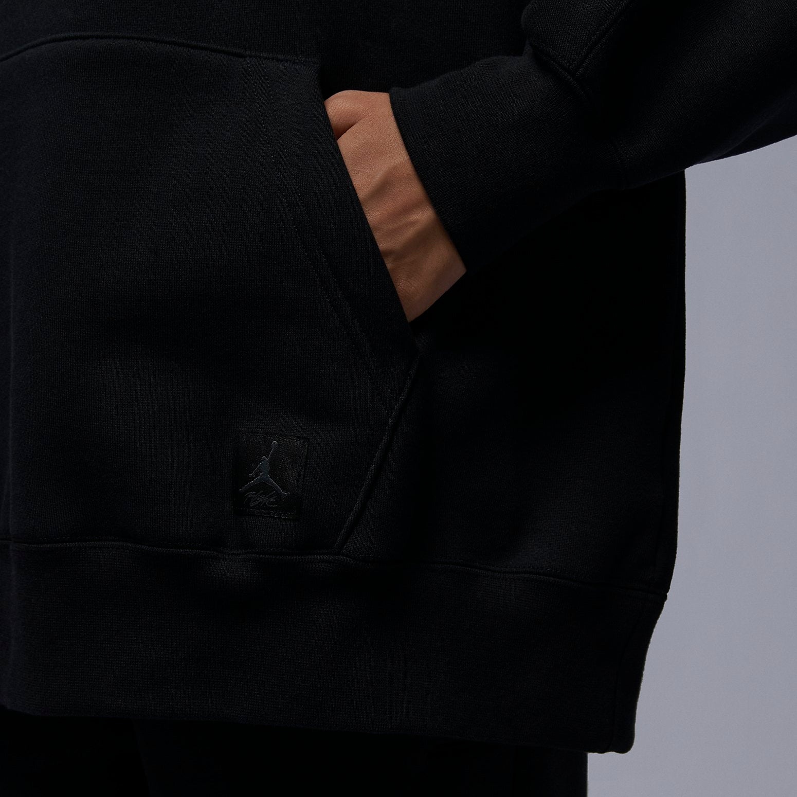 (WMNS) Air Jordan Flight Fleece Pullover Hoodie 'Black' FB5111-010 - 3