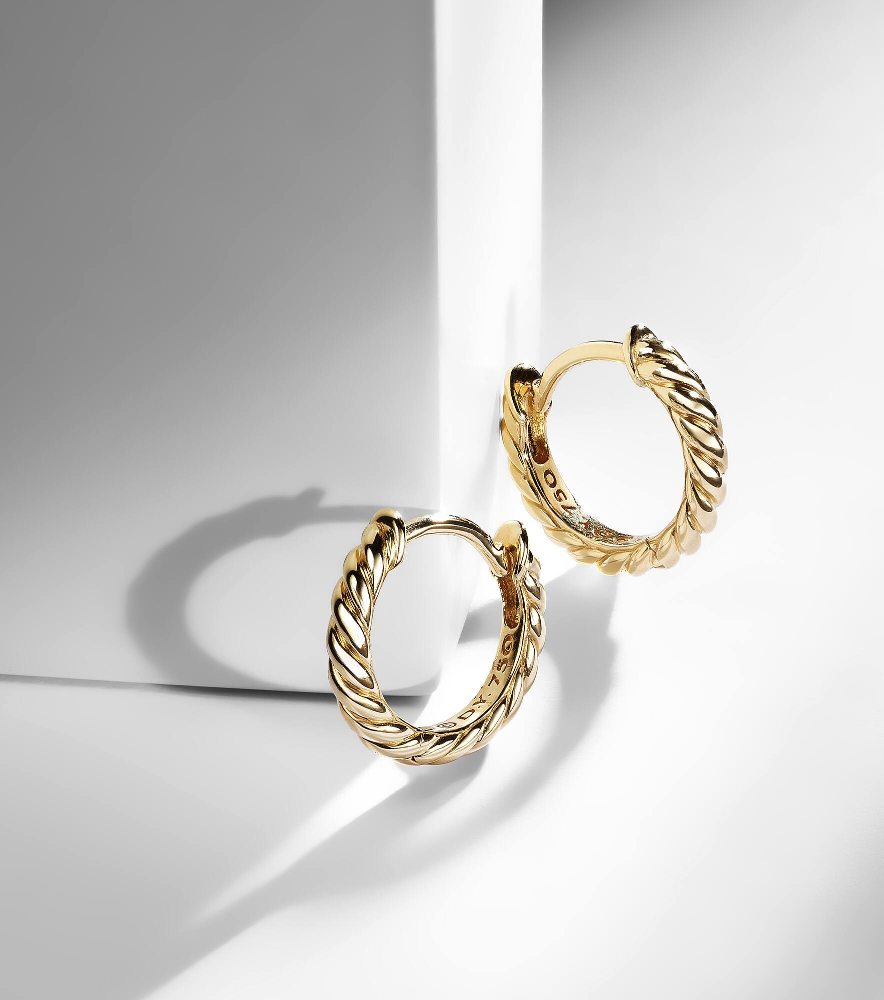 Sculpted Cable Micro 18kt gold hoop earrings - 5