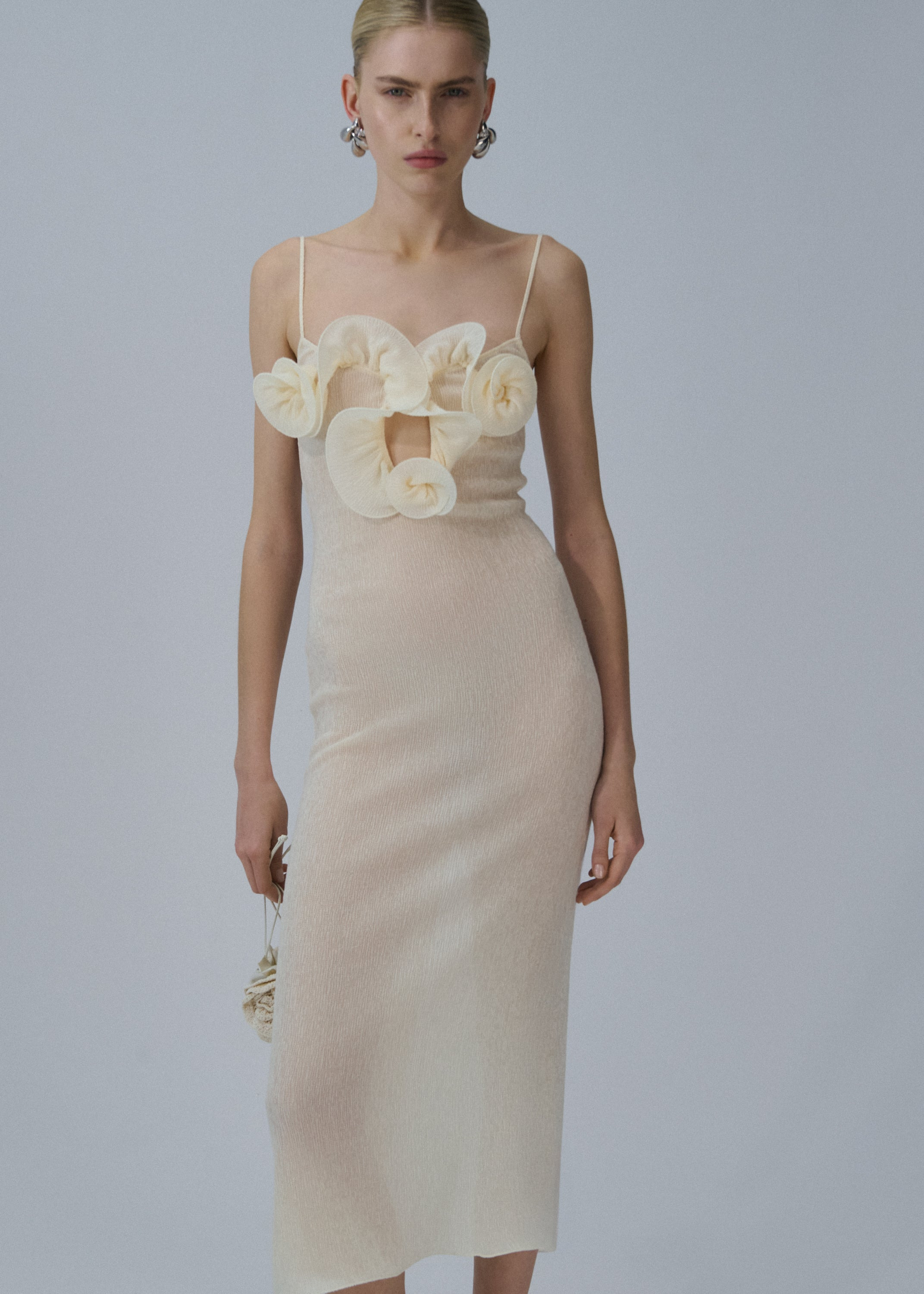 Sleeveless crepe beach maxi dress in cream - 3