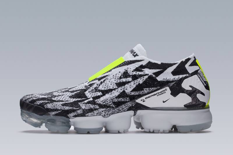 AVM-001 Nike® Air VaporMax Flyknit Moc 2 / Acronym® Light Bone/Light Bone/Volt - 1