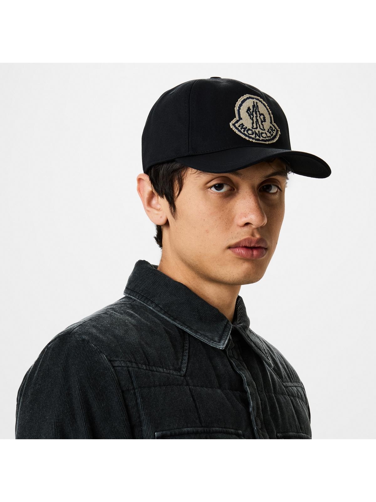 Moncler LOGO CAP SN44 | cruisefashion | REVERSIBLE