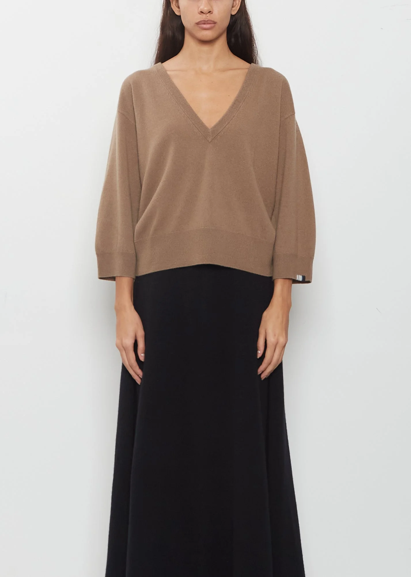 n°491 Pearl V-Neck Sweater — Chai - 1