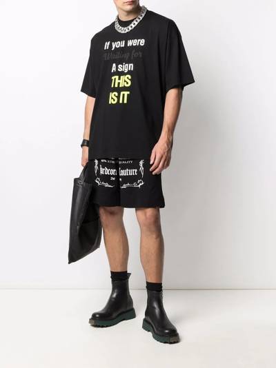 VETEMENTS slogan-print T-shirt outlook