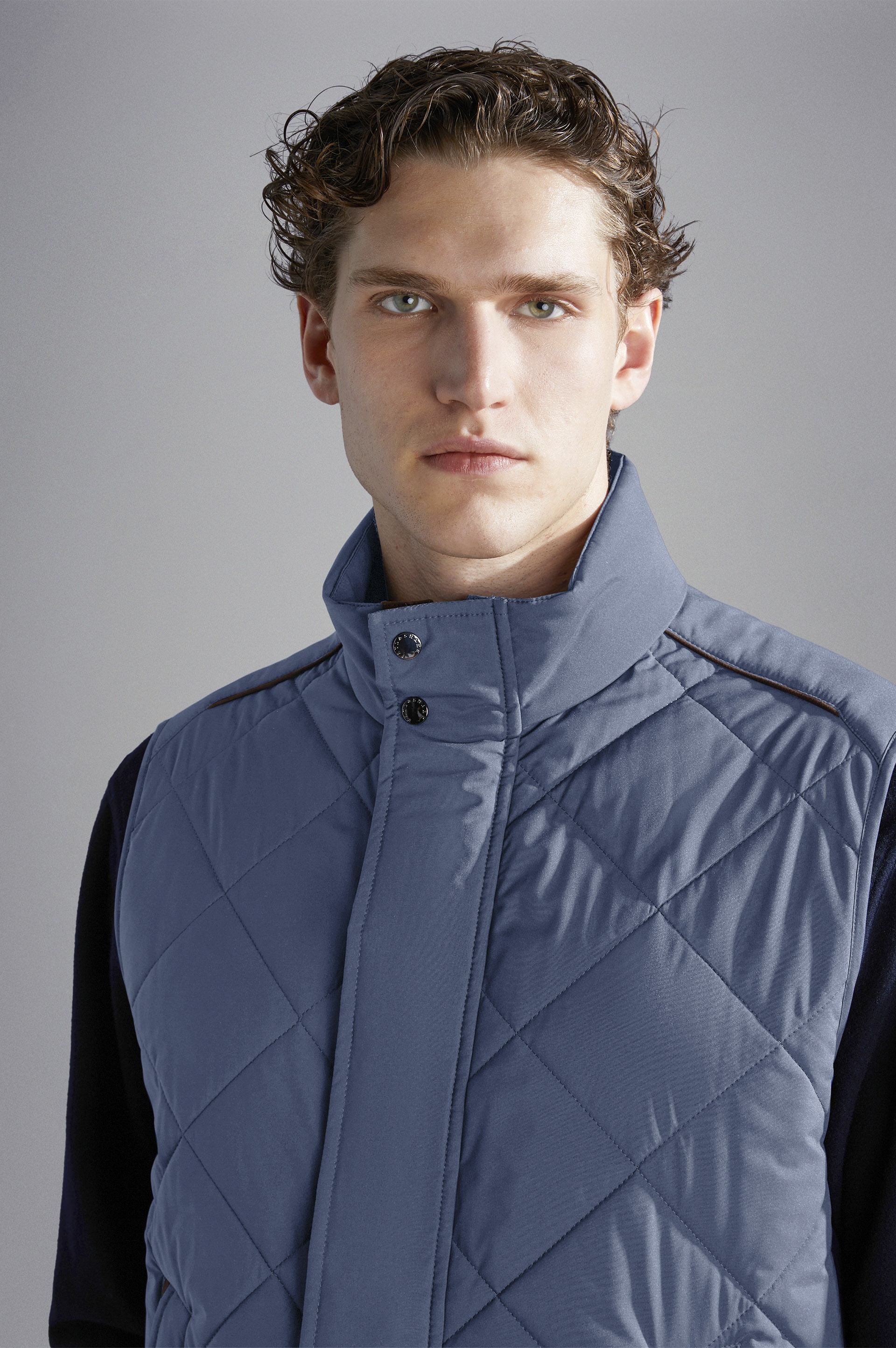 QUILTED VEST WITH ALCANTARA® DETAILS - 4