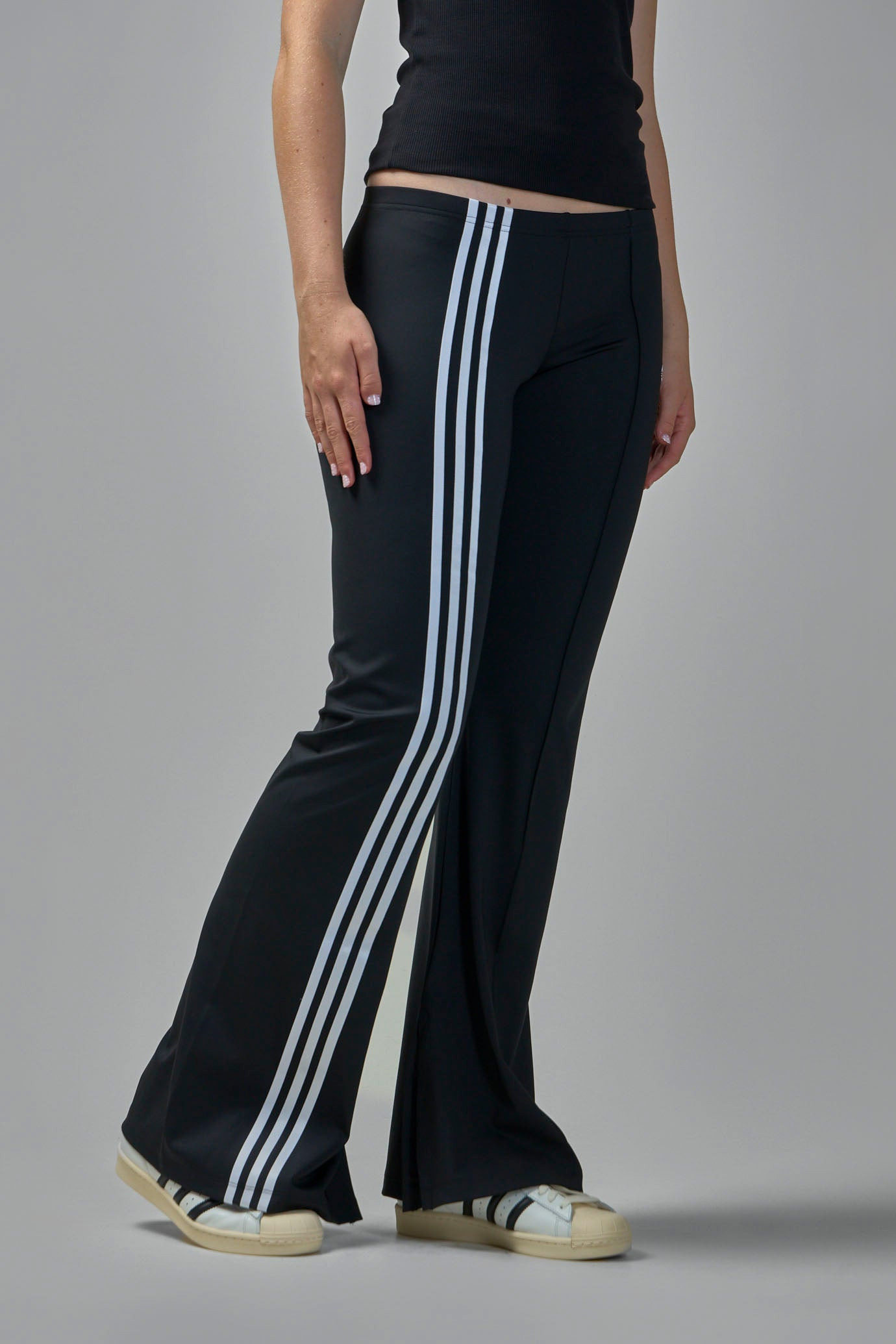 Ribbon Off Placed 3-Stripes Flared Pants - 3