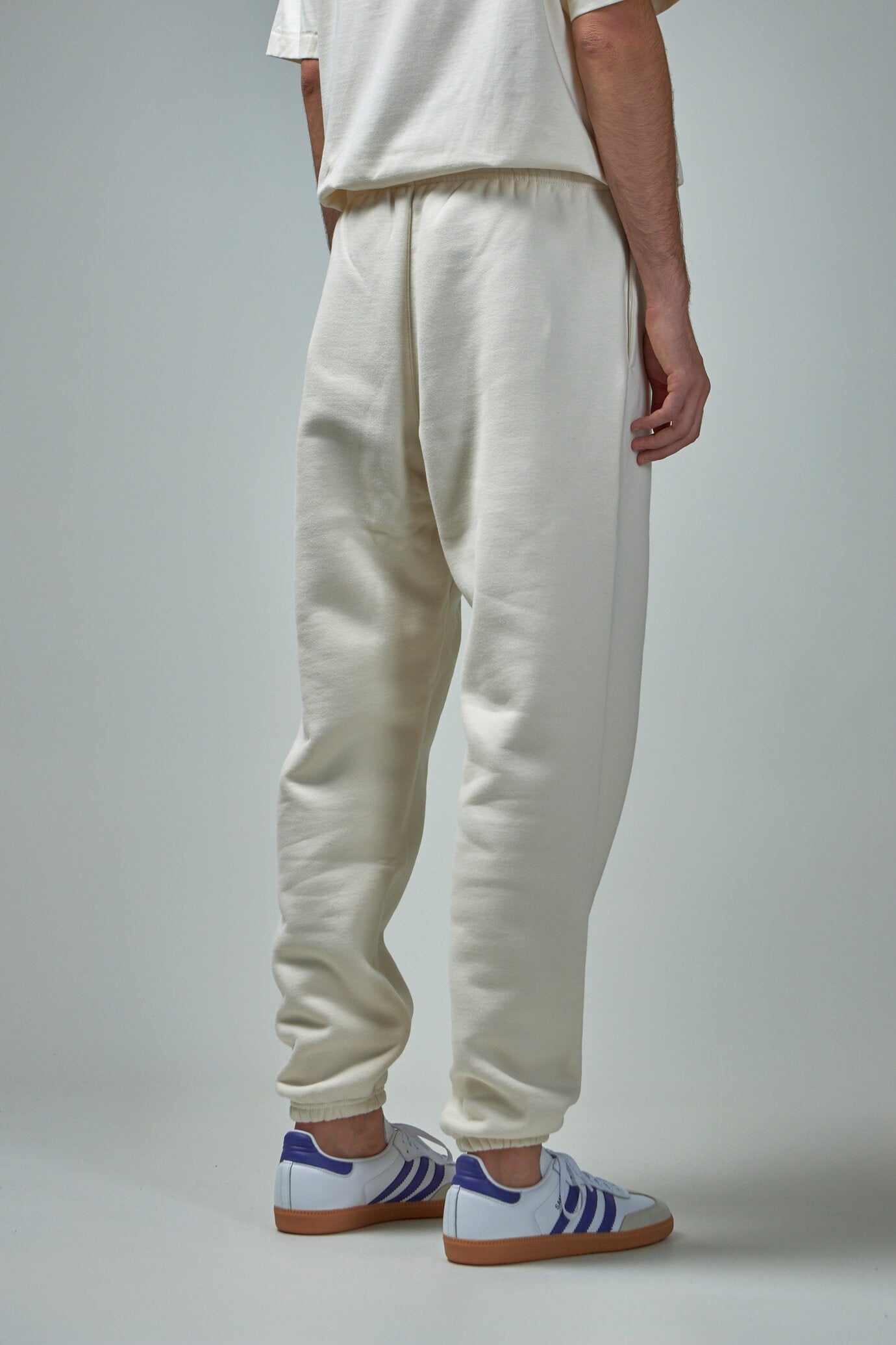 Fleece Essential Sweatpant - 3