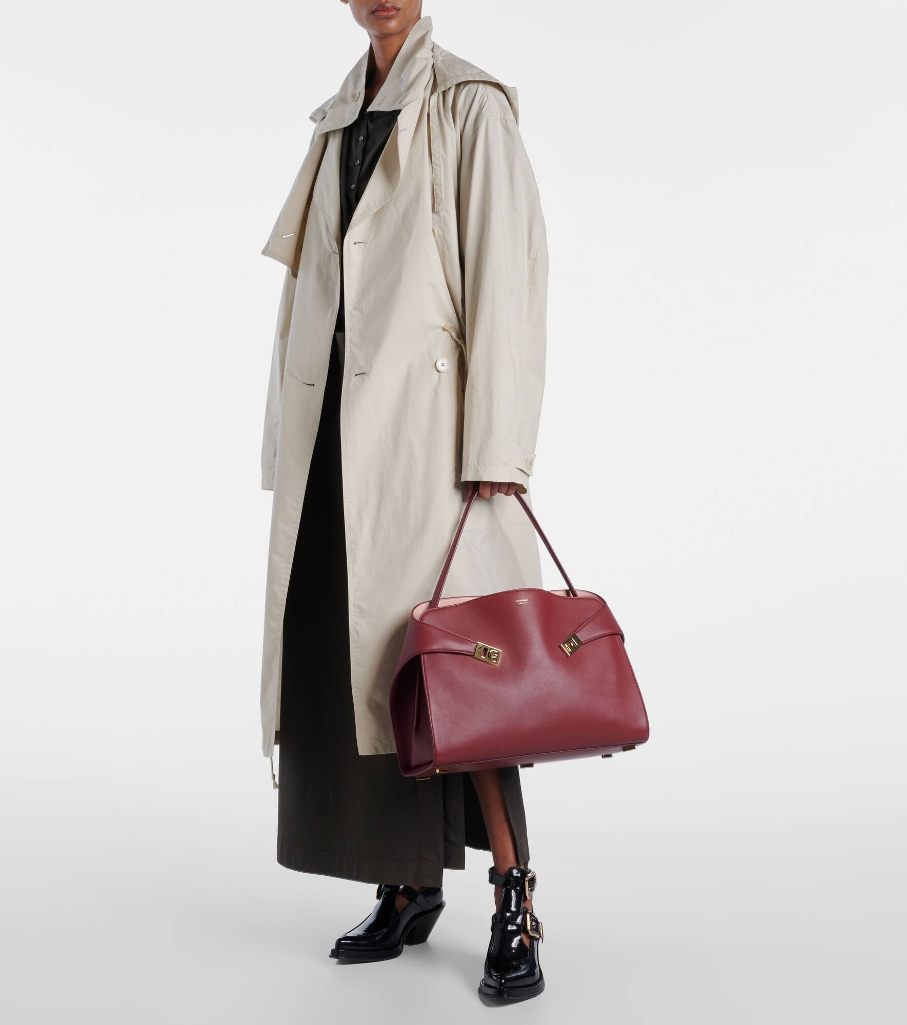 Hug Large leather shoulder bag - 5
