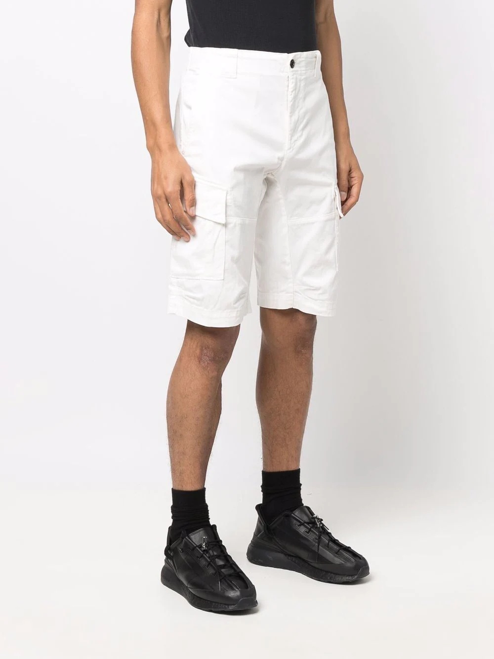 Lens logo patch cargo shorts - 3