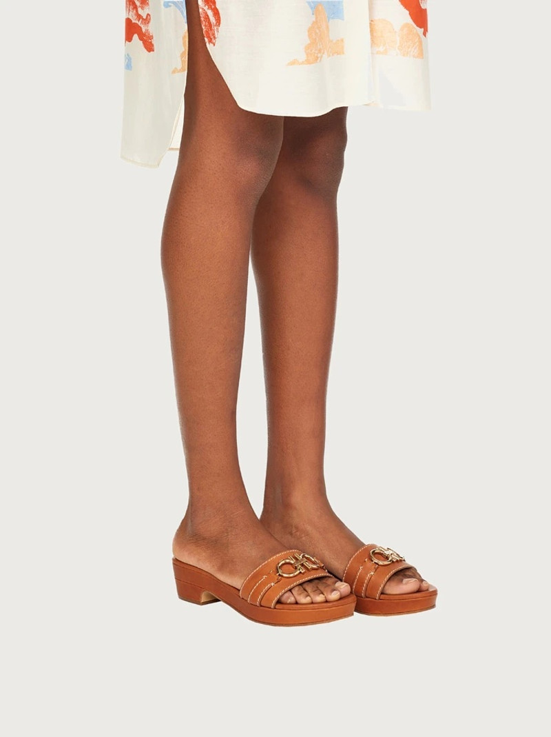 FERRAGAMO GANCINI CLOGS outlook
