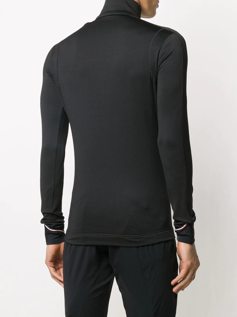 long-sleeve sweatshirt 4