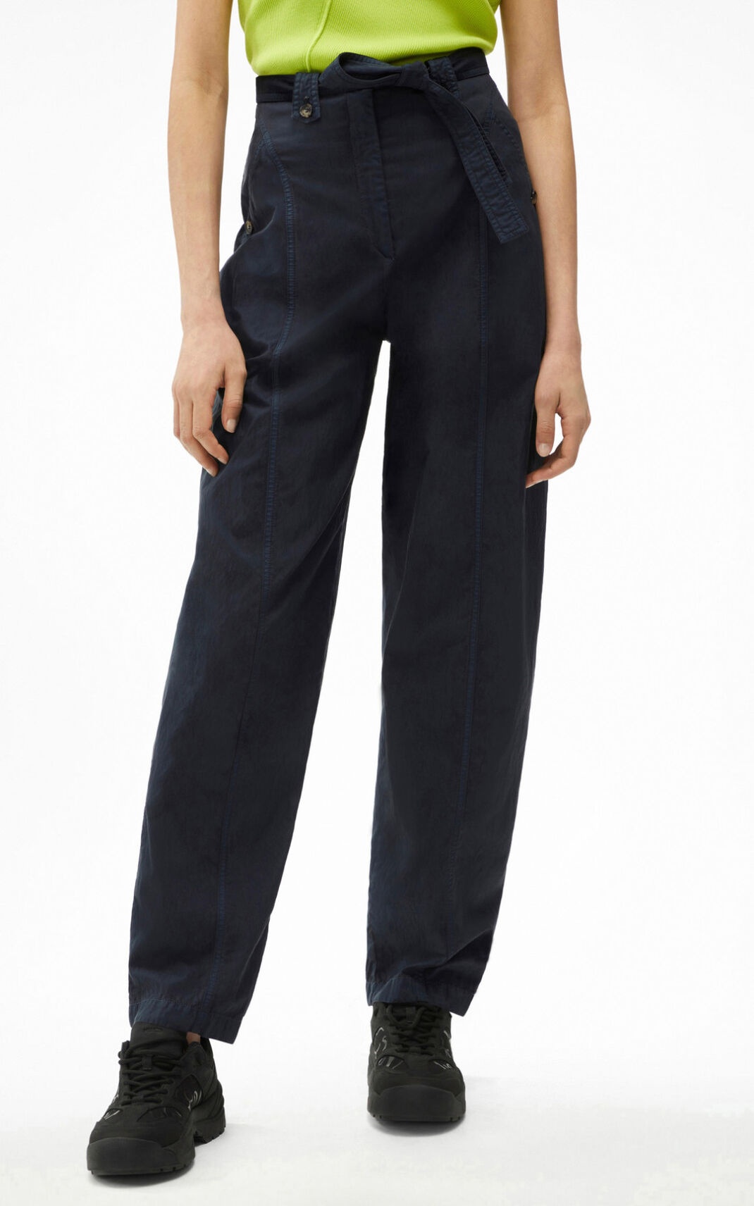 Tapered trousers with belt - 4