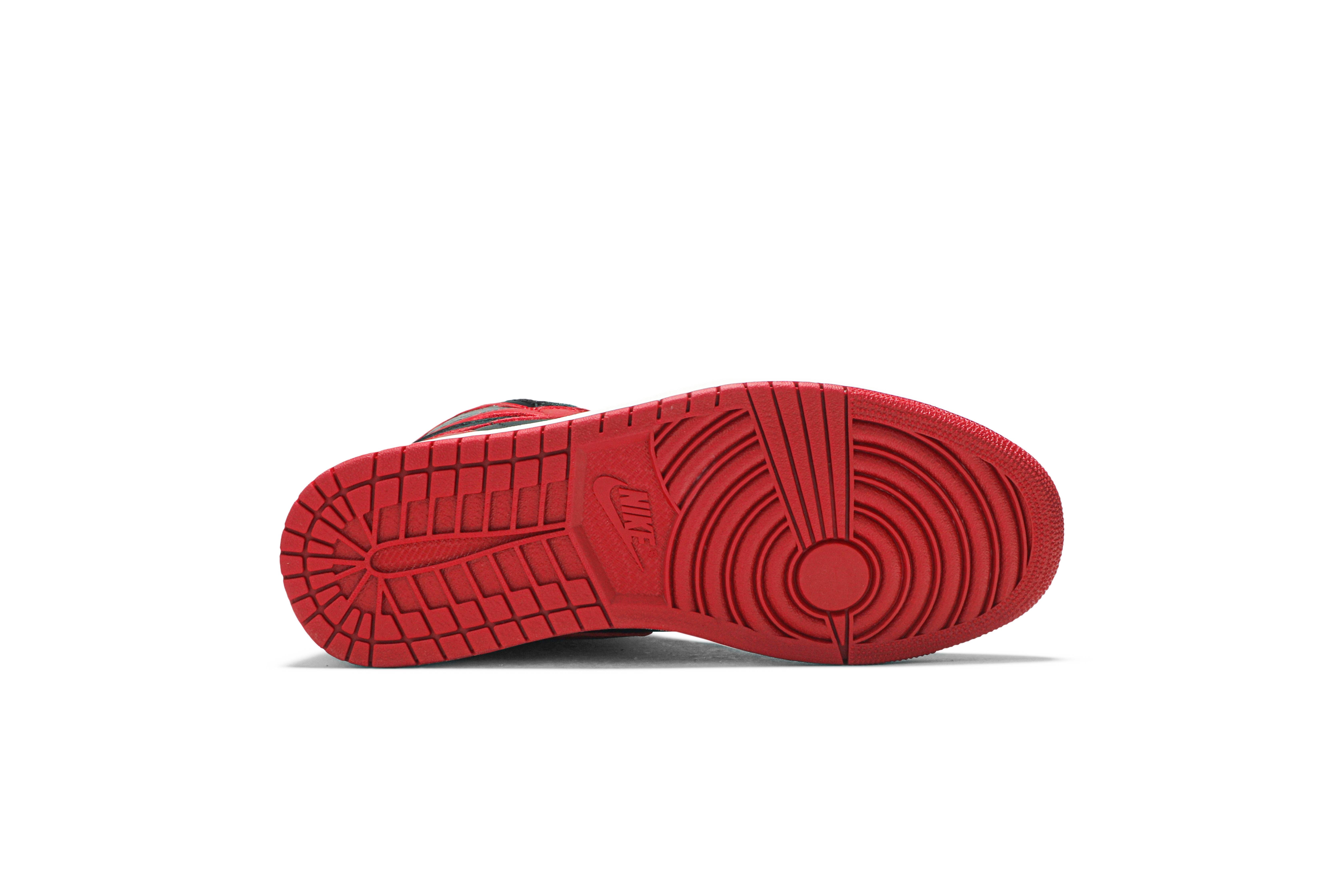 Air Jordan 1 Retro High OG 'Banned' 2016 - 4