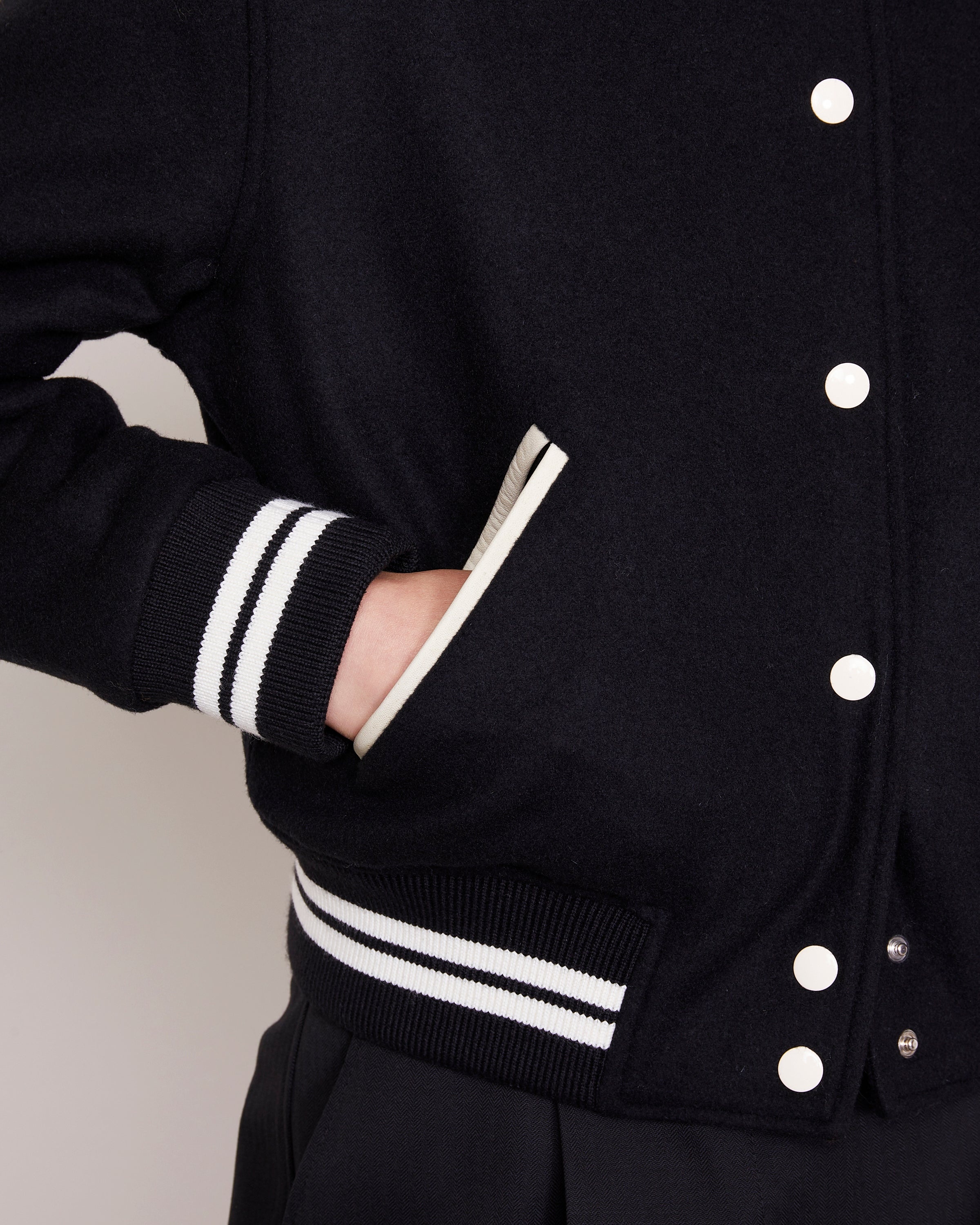 OONA BOMBER - 5