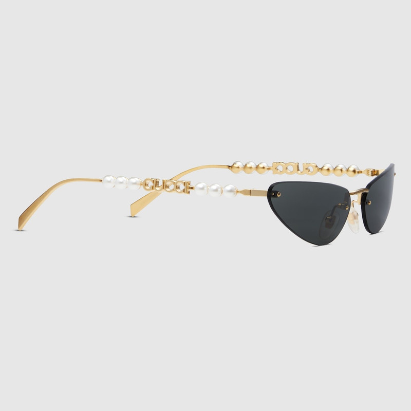 GUCCI Cat-eye frame sunglasses outlook