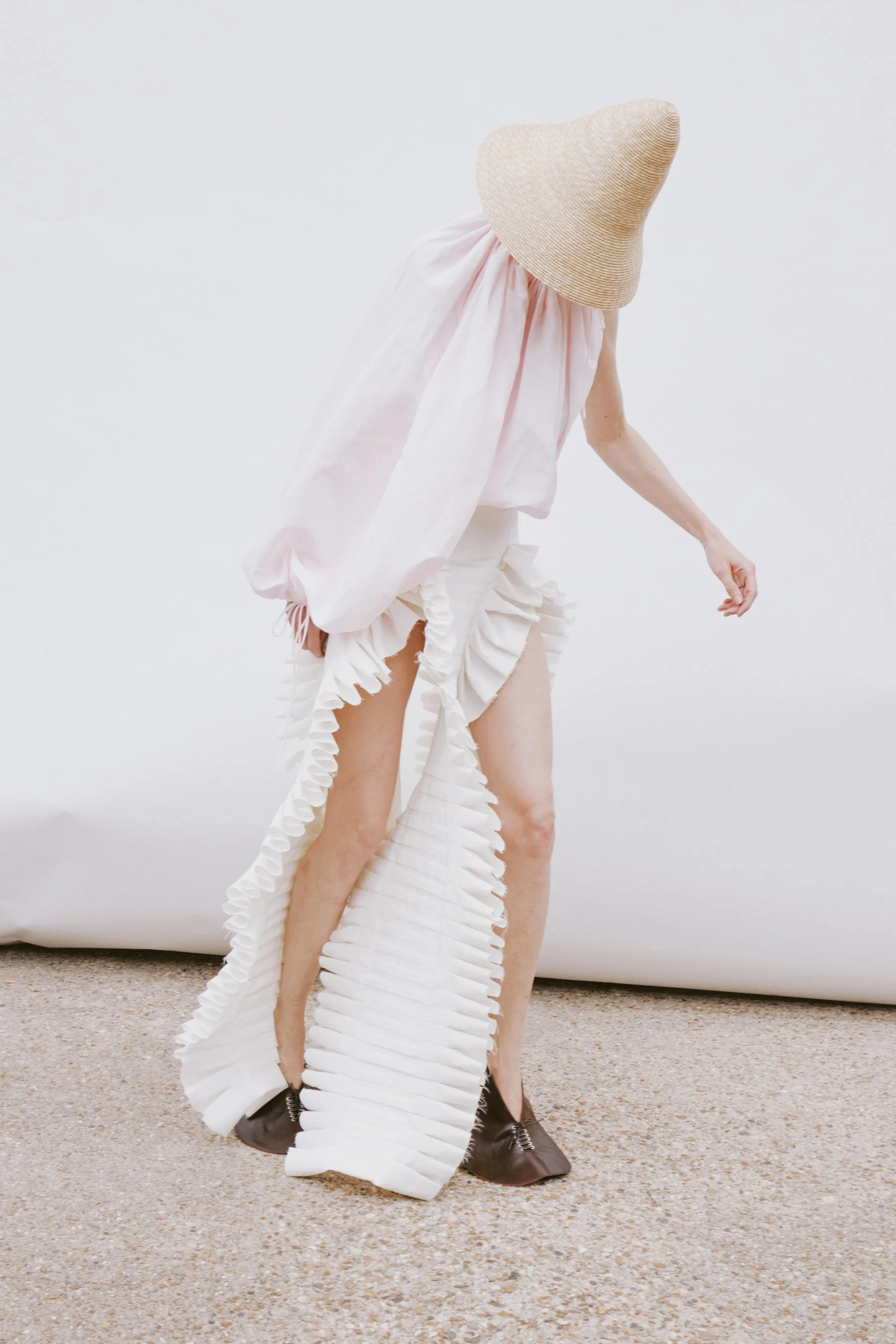 ONE-SLEEVE VOLUMINOUS TOP PALE PINK - 1