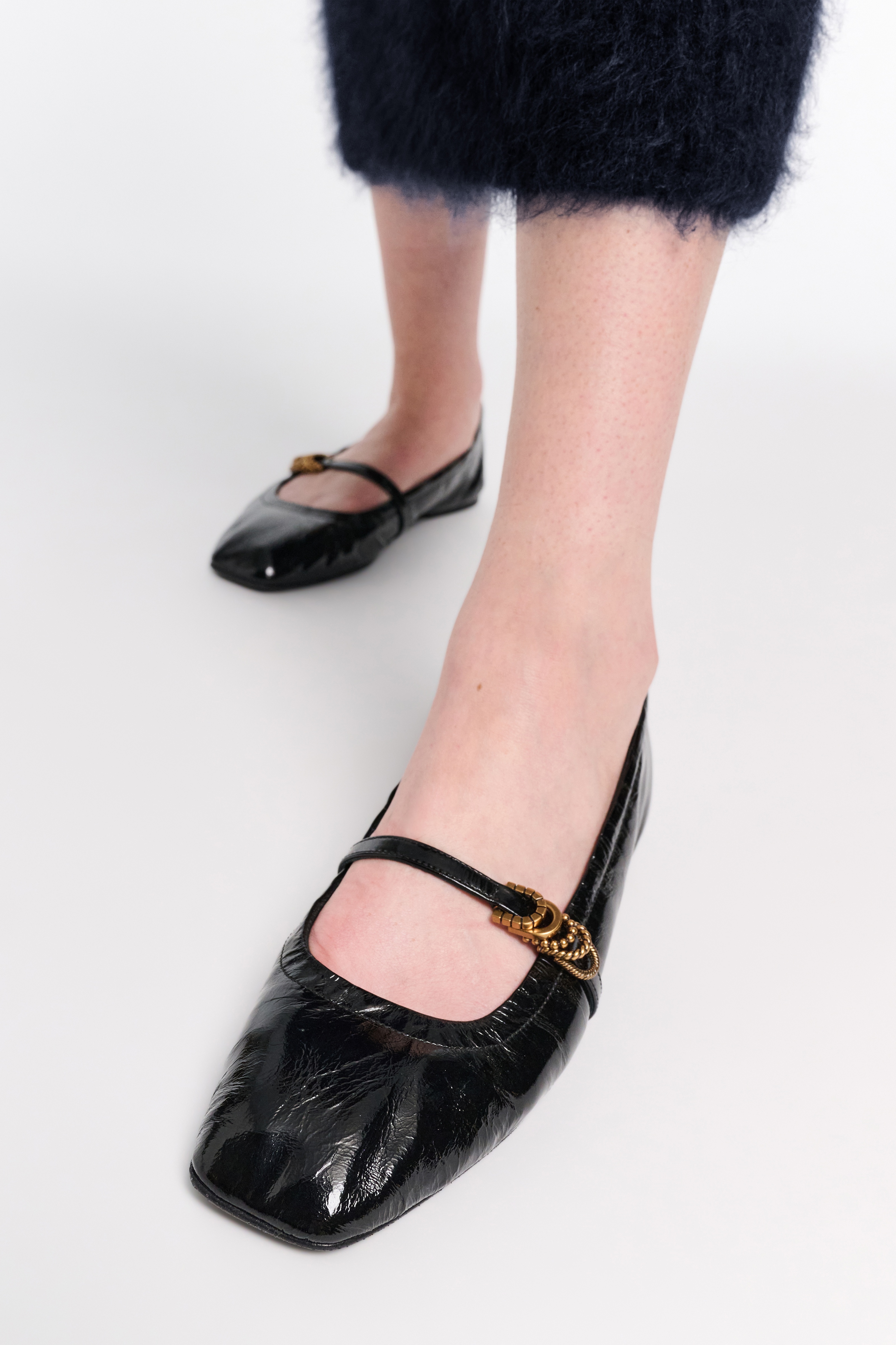MODERN EASE-Ballerina - 4