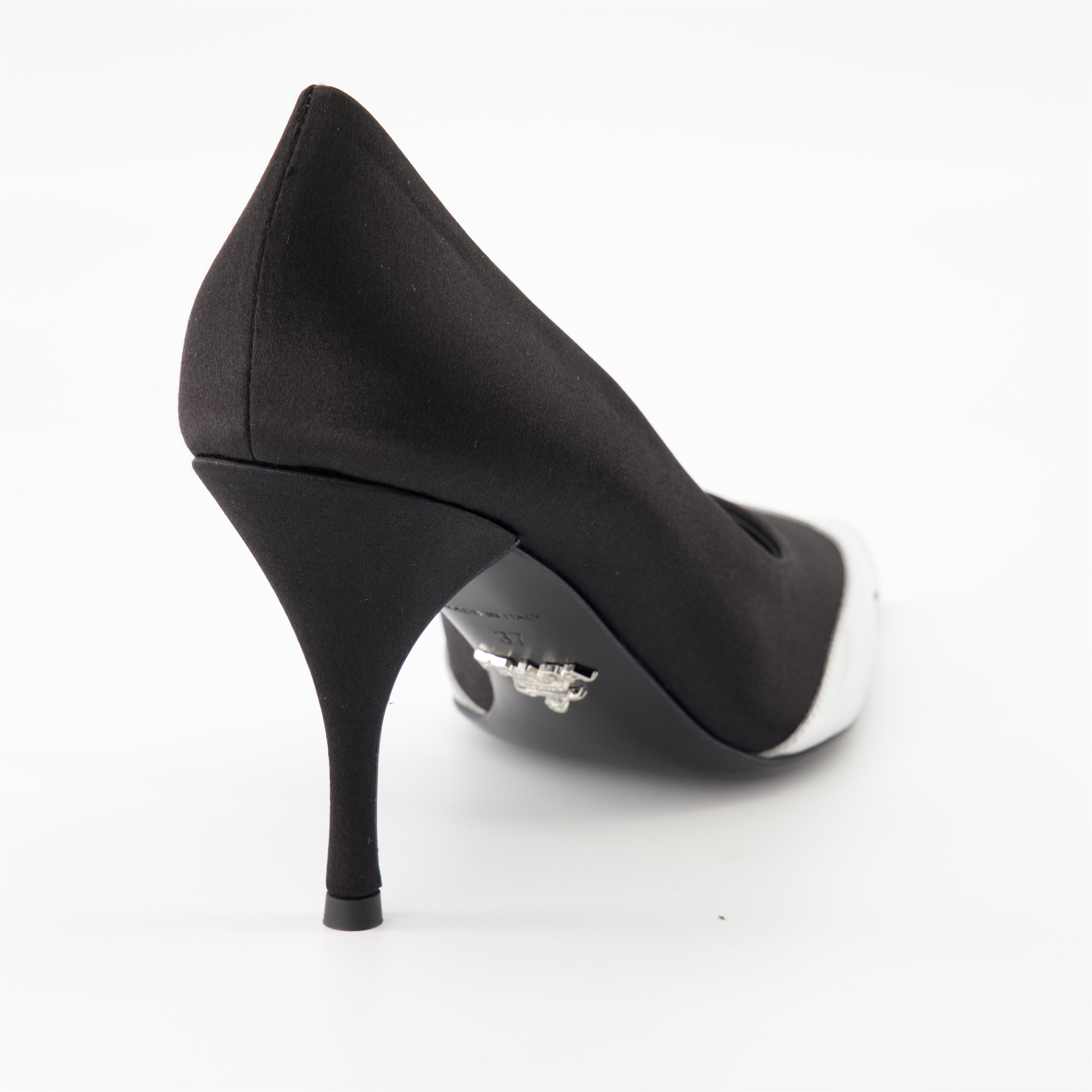 Escarpins en satin et cuir - 4