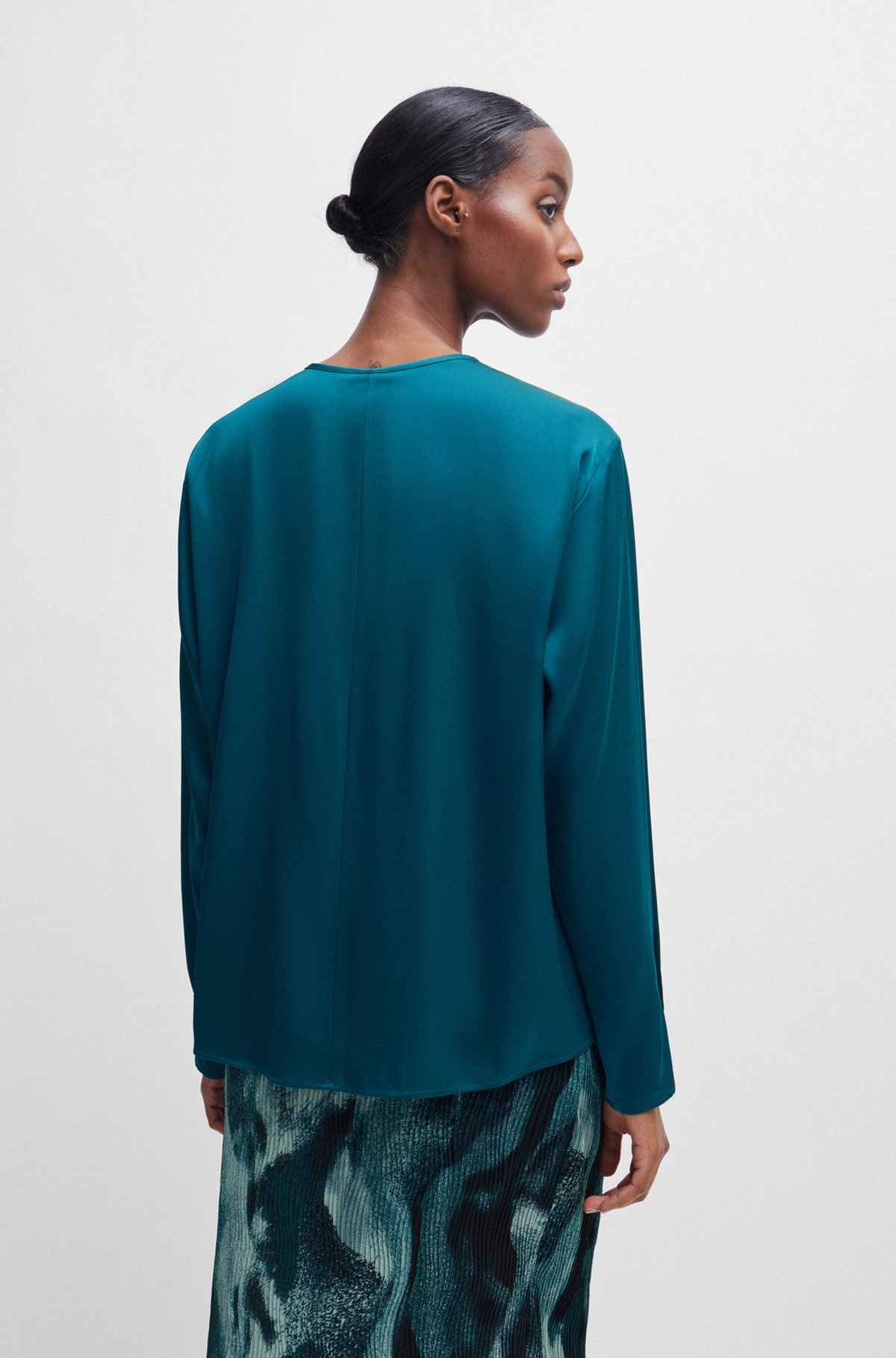 RELAXED-FIT BLOUSE IN STRETCH SILK WITH KEYHOLE CLOSURE - 5
