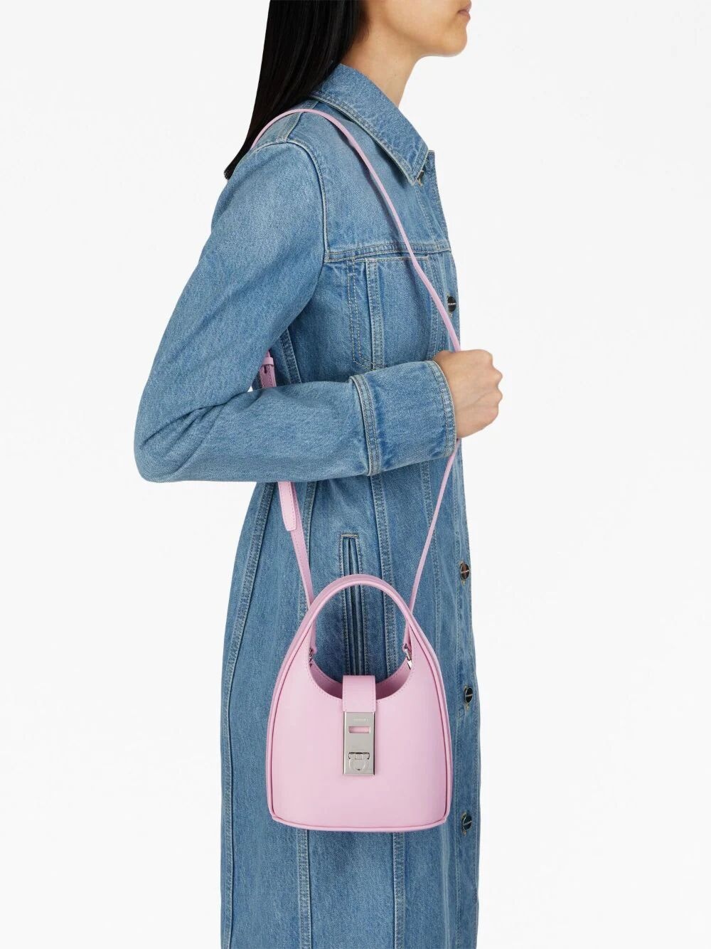 ♦Ferragamo♦GANCINI MINI バケットバッグ☆正規品☆ Ferragamo - ミニ・ラフィア・バケットバッグ をオンライン購入