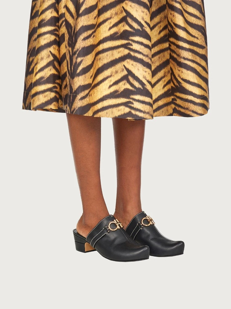FERRAGAMO GANCINI MULE outlook