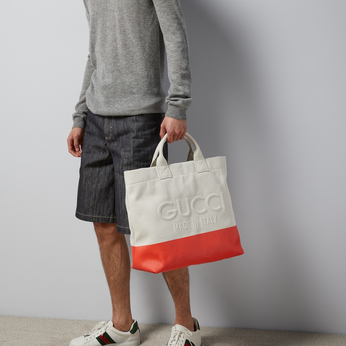 Canvas tote bag with embossed detail - 3