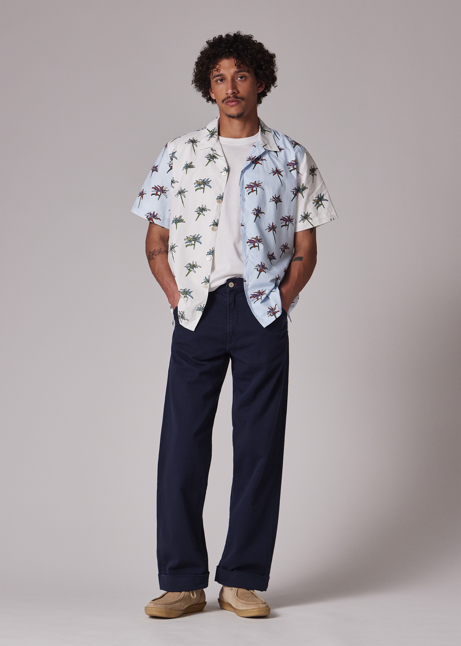 White And Blue 'Edelweiss' Print Short-Sleeve Shirt - 7