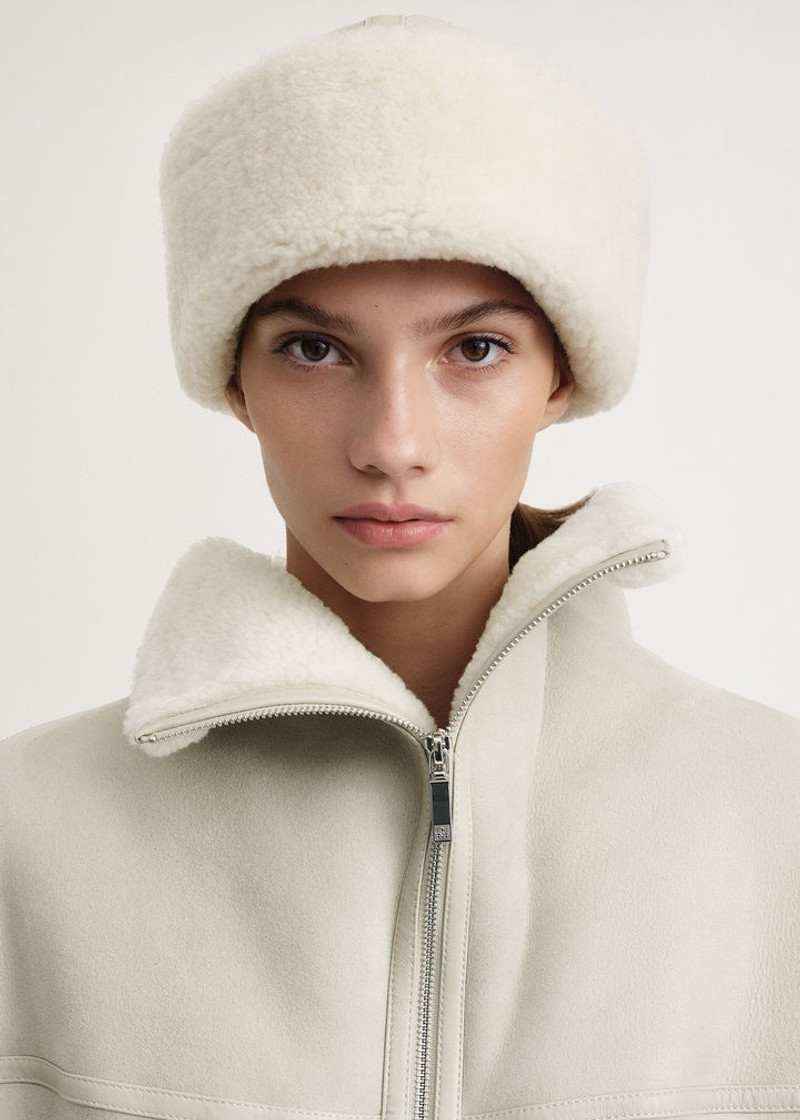 Totême Shearling winter hat macadamia outlook