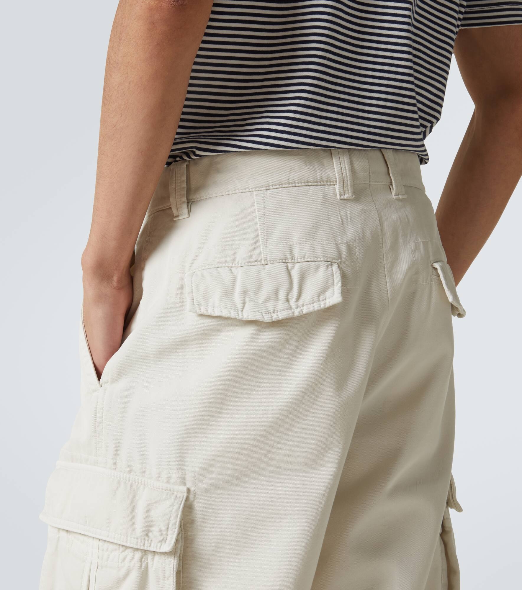 Cotton and linen gabardine cargo shorts - 6