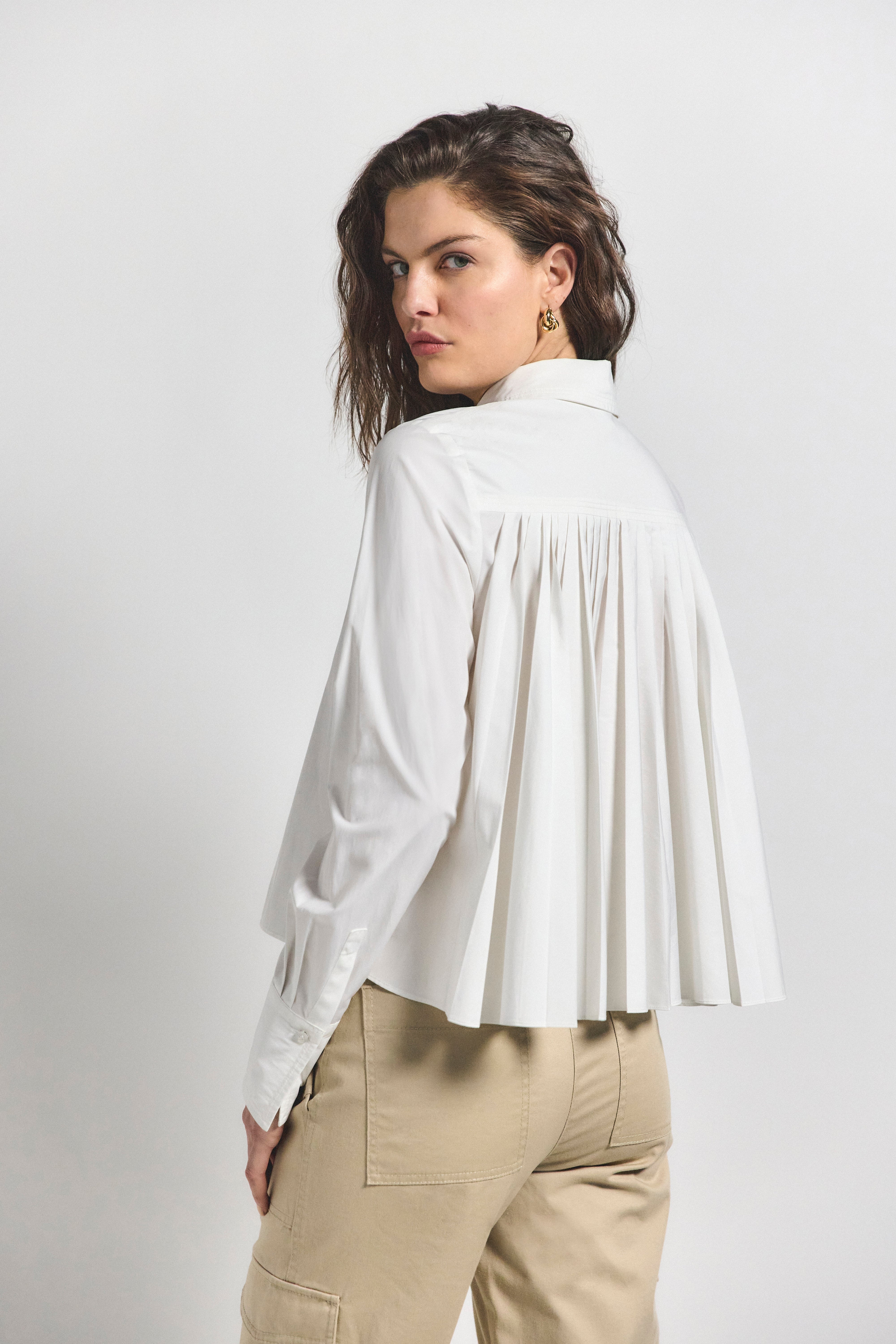 ARIA PLEATED BACK CROPPED SHIRT - 5