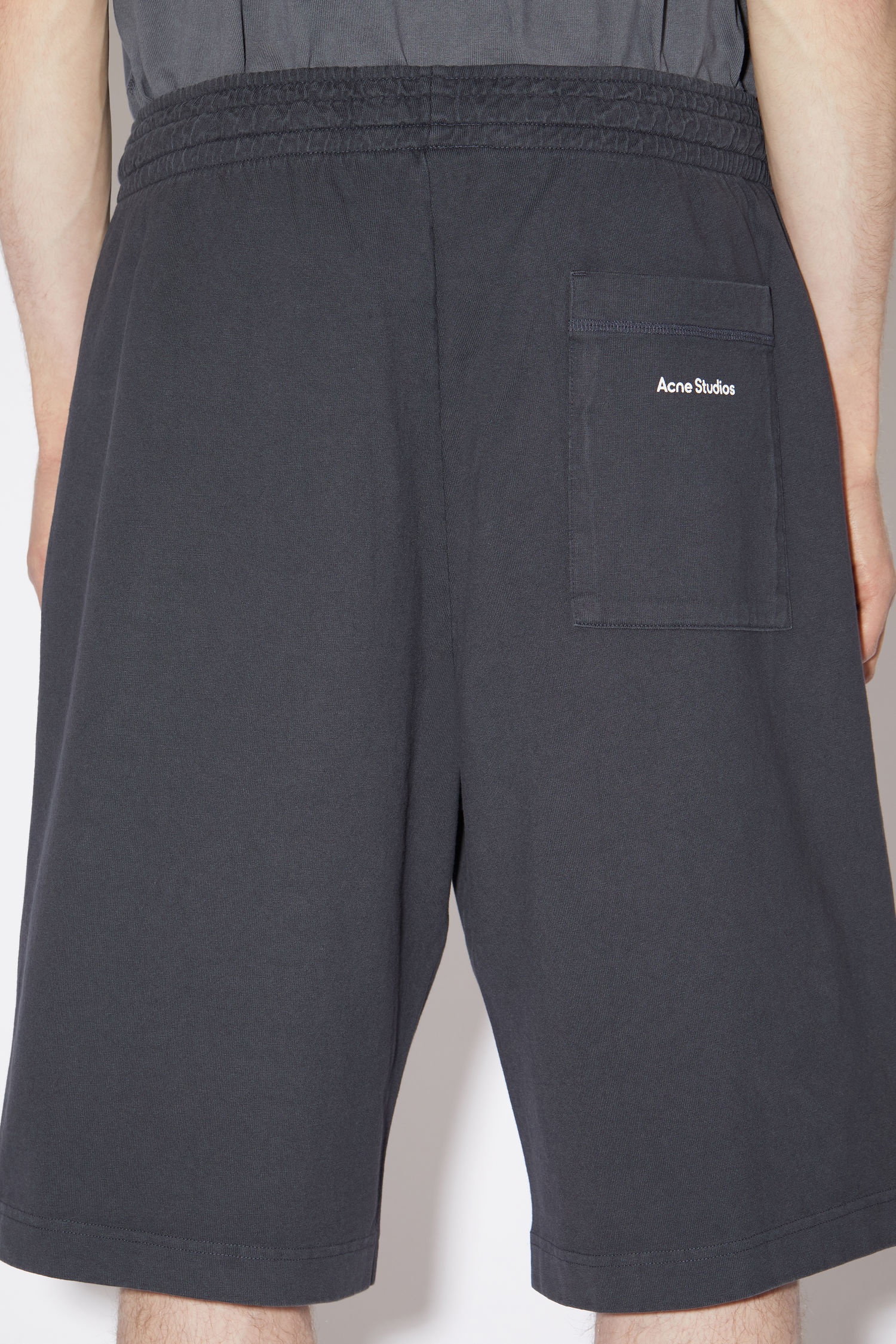 Relaxed shorts - Black - 6