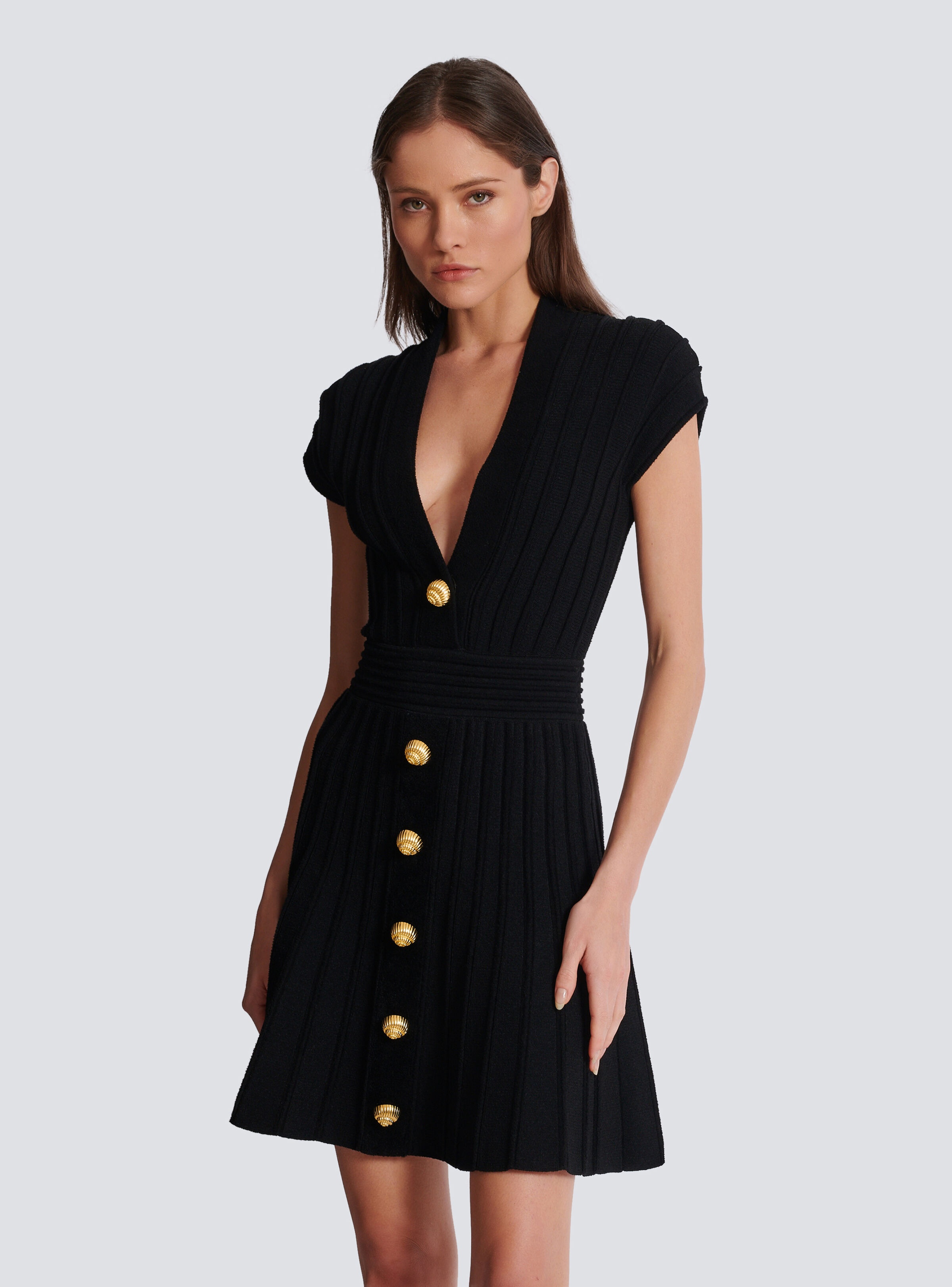 Short velvet dress with buttons - 6