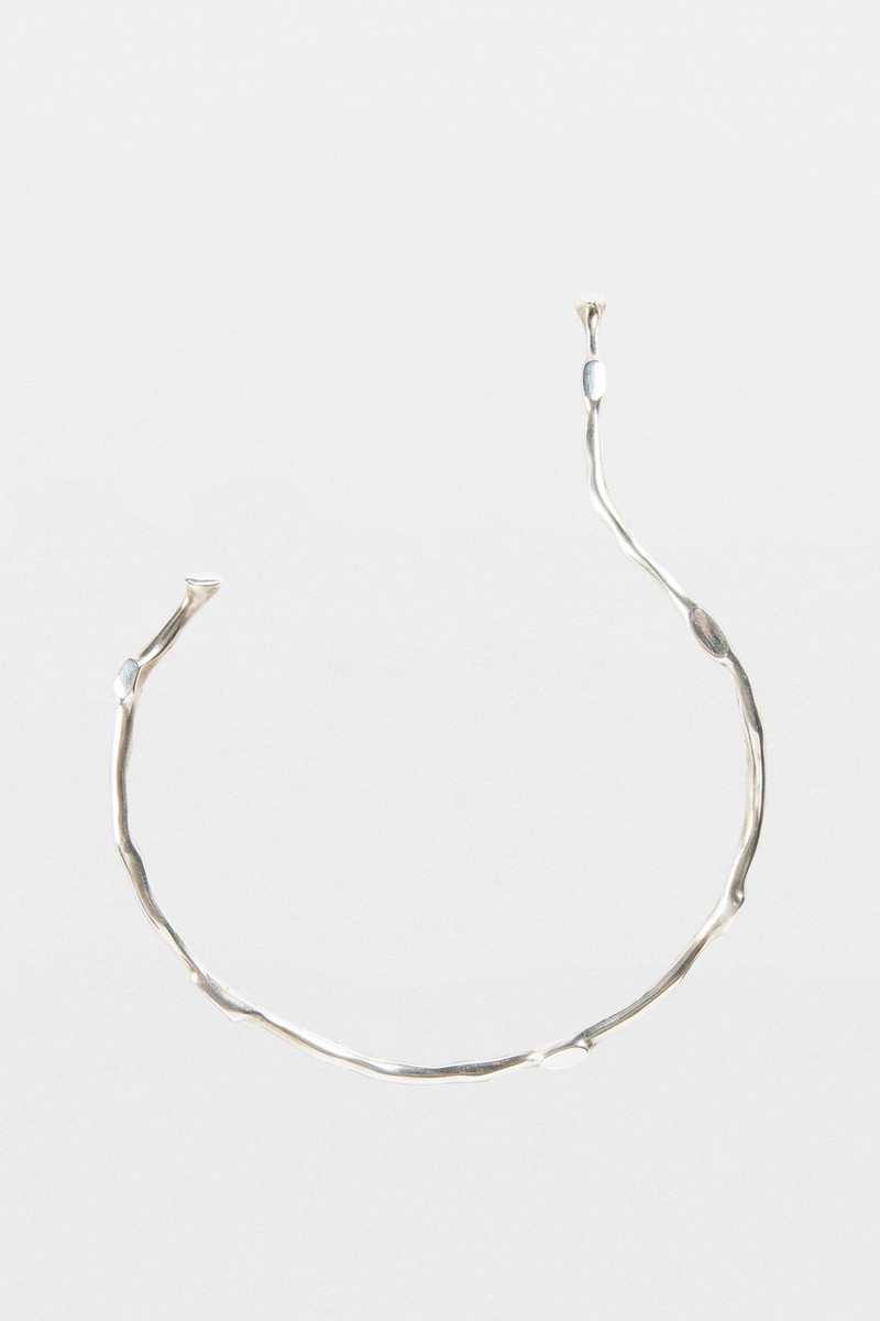 Futuristic Fine Thorn Necklace 1
