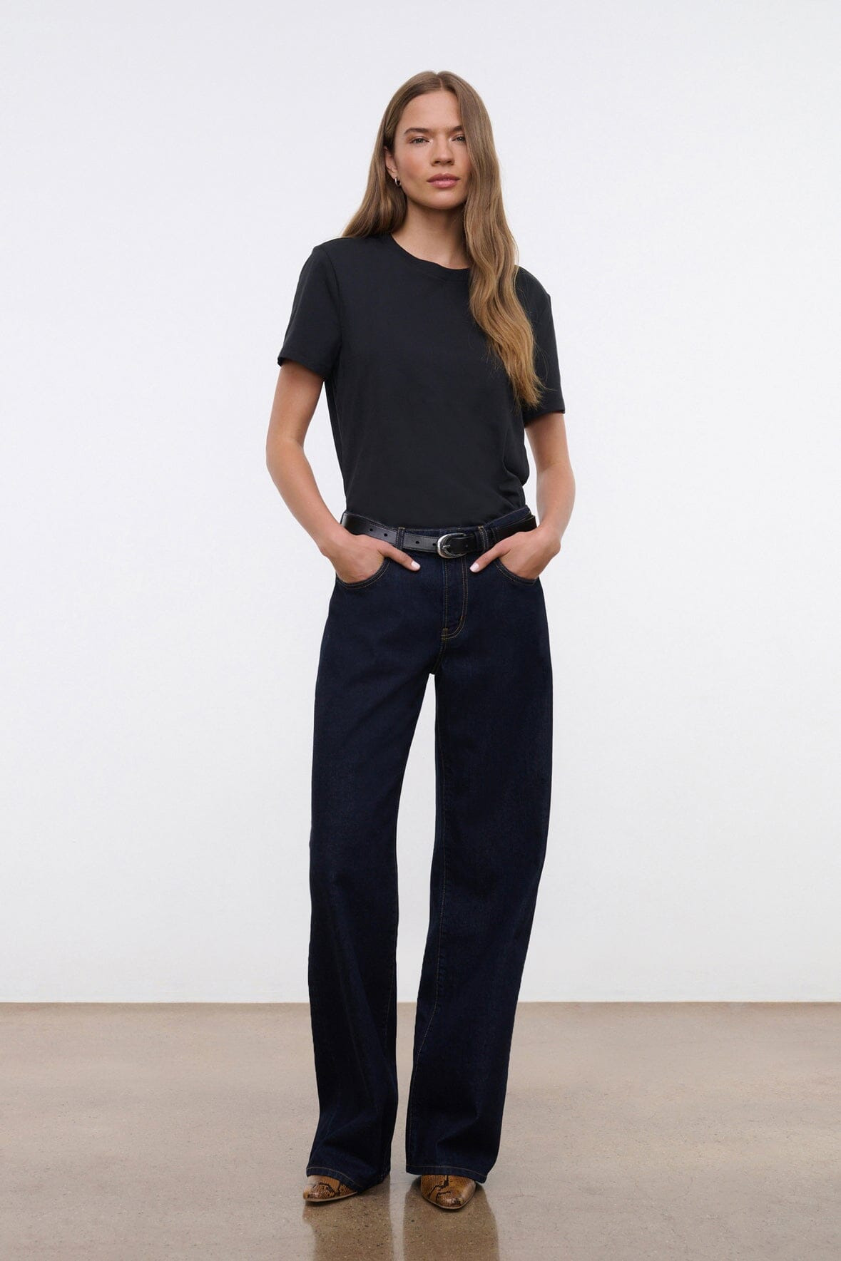 CREW NECK T SHIRT | BLACK - 2