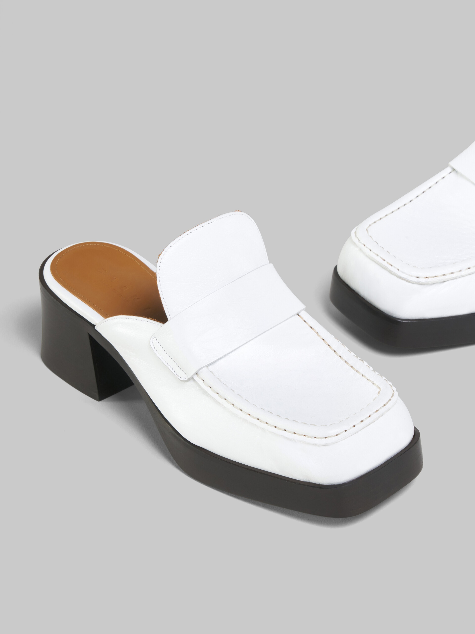 WHITE LEATHER HEELED MULE - 5