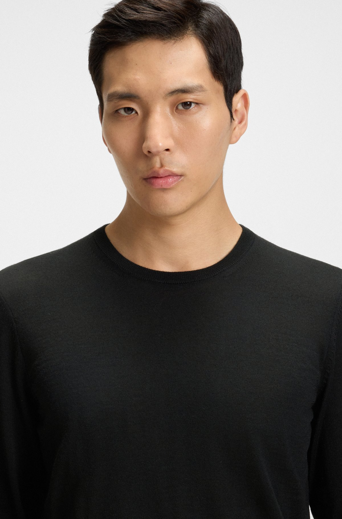 REGULAR-FIT SWEATER IN MERINO WOOL WITH CREW NECKLINE - 3