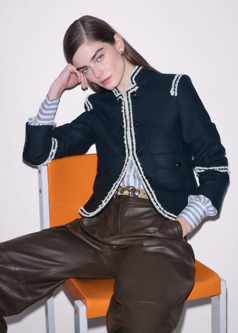 Short Fitted Jacket 7