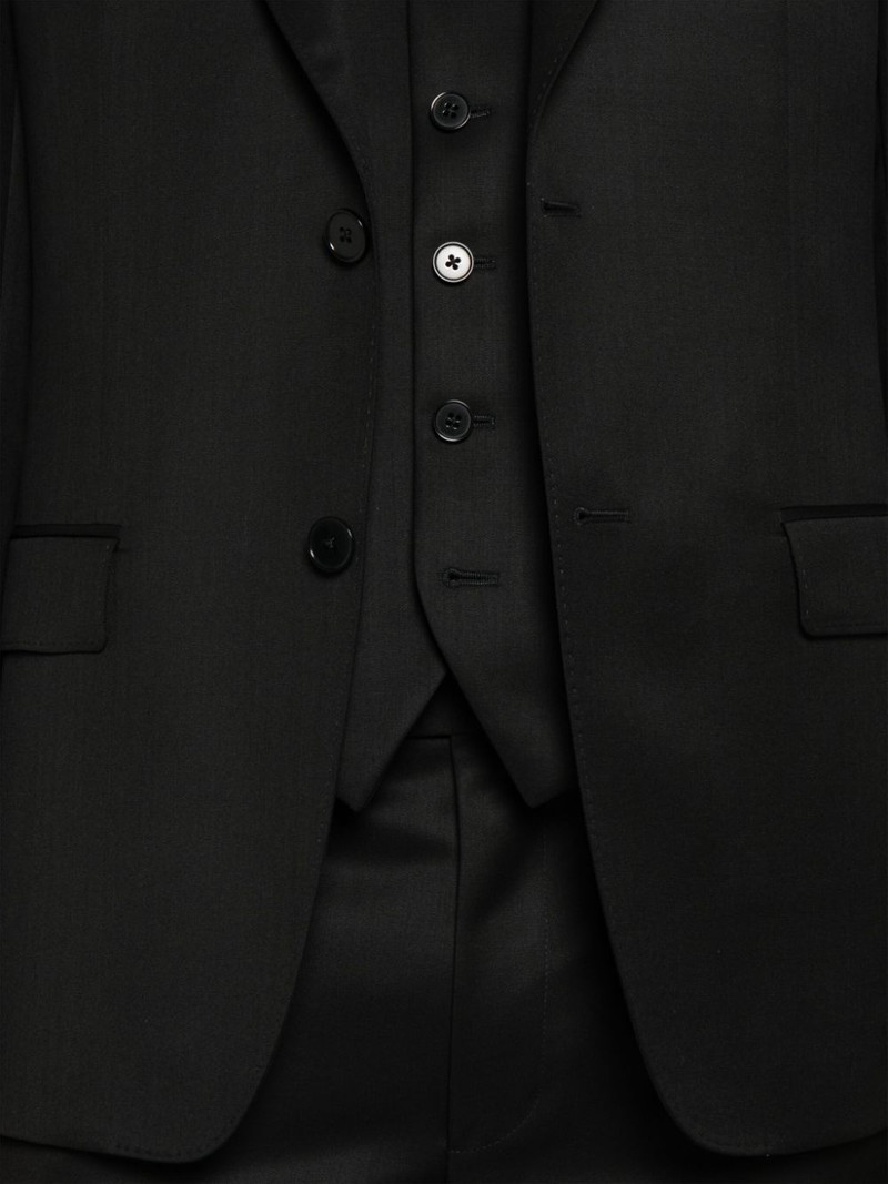 single-breasted suit 6