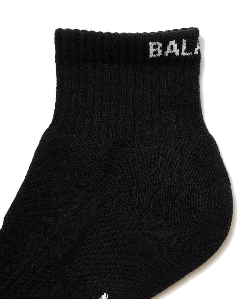 UNDERCOVER UC1D4L03 outlook