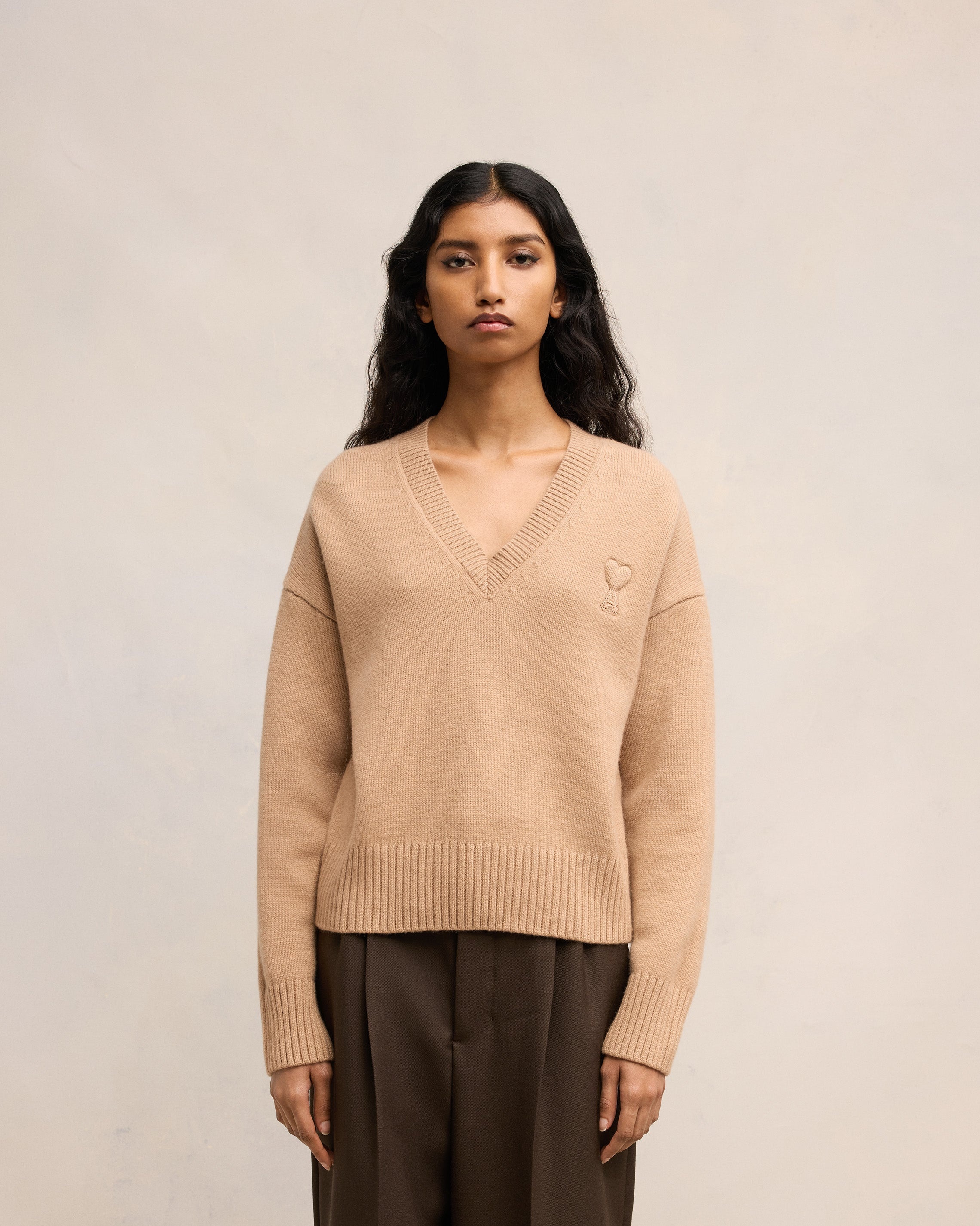 EMBOSSED AMI DE COEUR V NECK SWEATER - 3