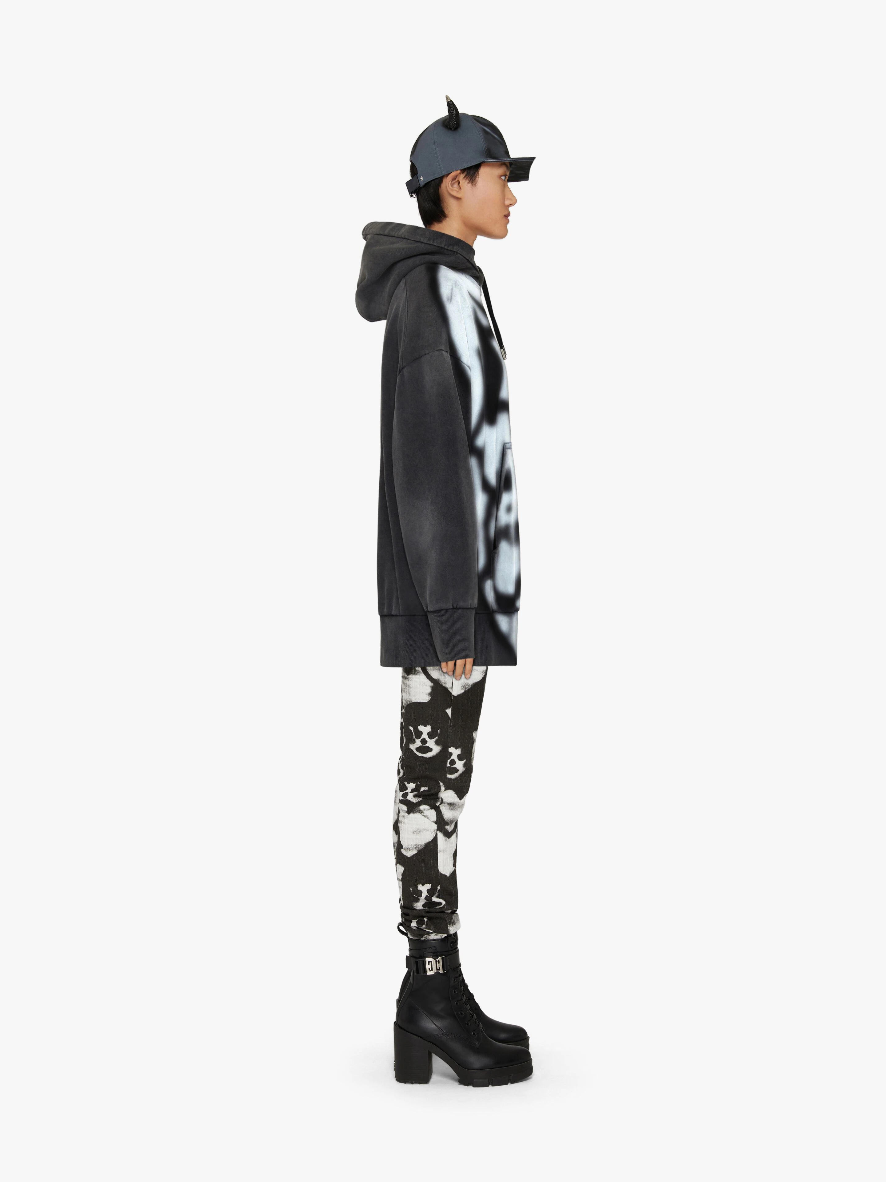 OVERSIZED HOODIE WITH TAG EFFECT DOG PRINT - 3