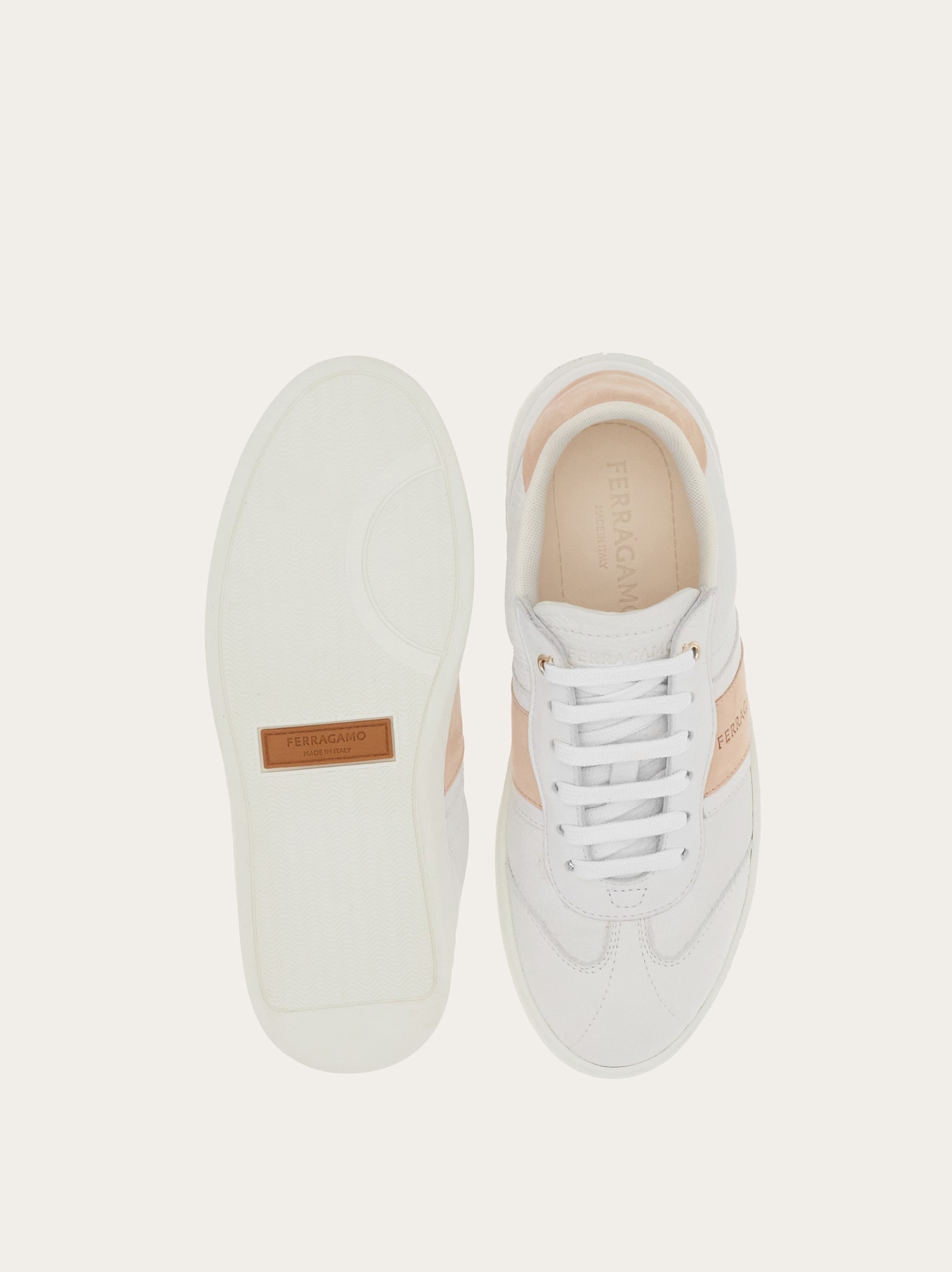 Low-top sneaker with logo - 6
