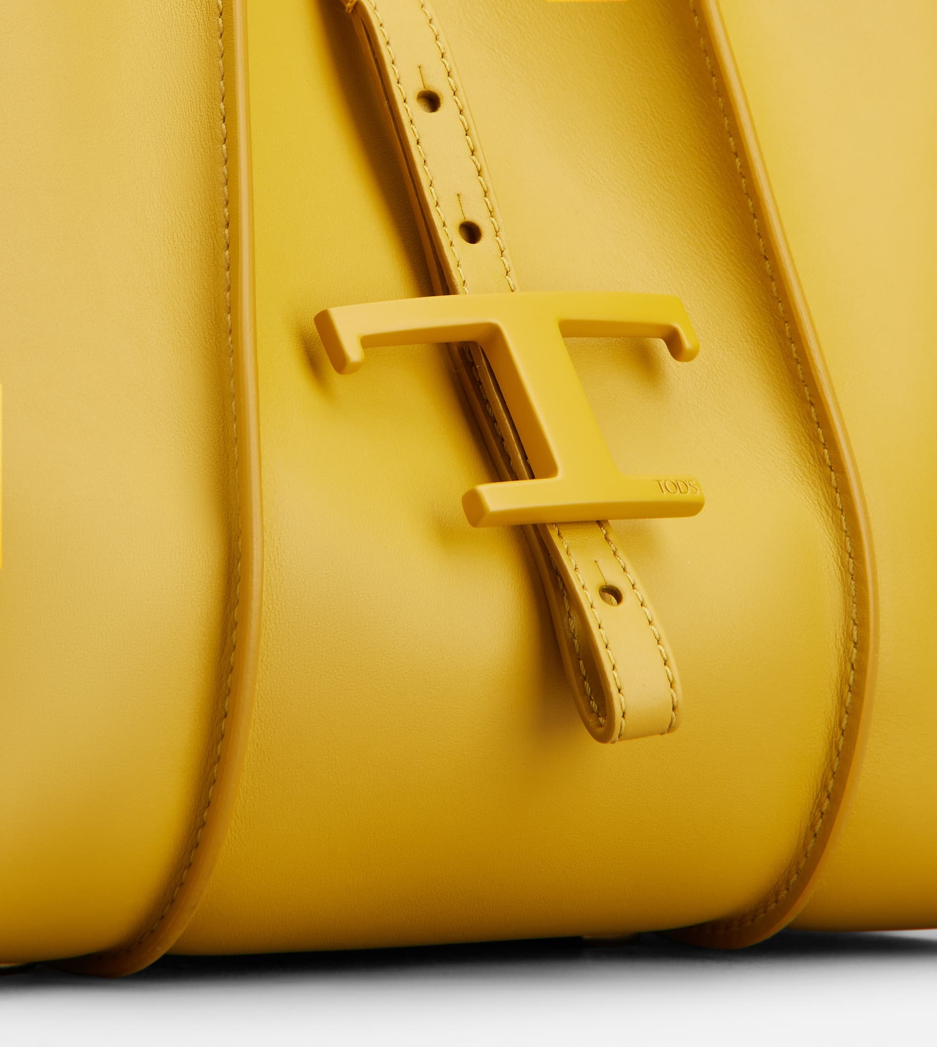 T TIMELESS SHOPPING BAG IN LEATHER MINI - YELLOW - 7