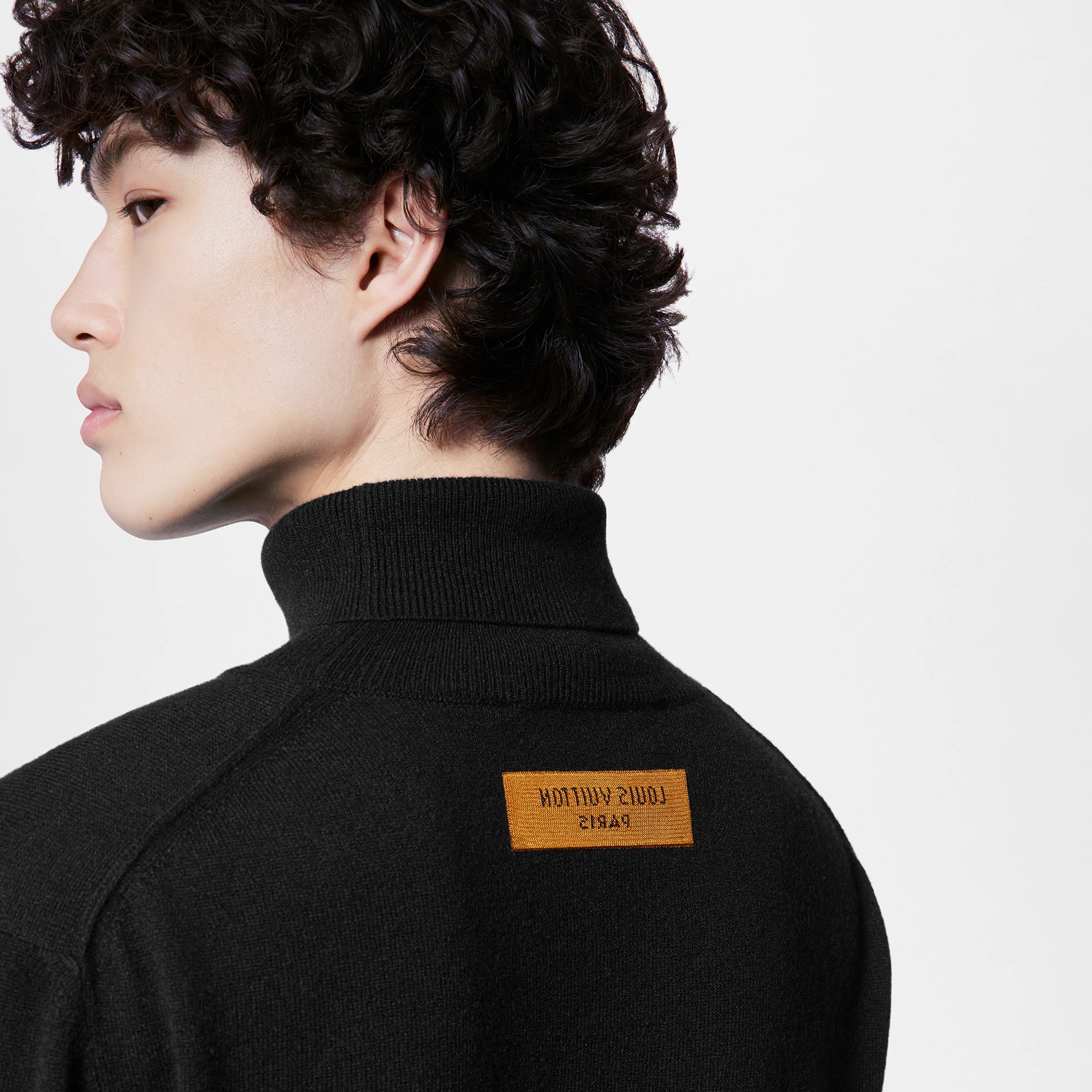 LVSE LV Embossed Turtle Neck - 4